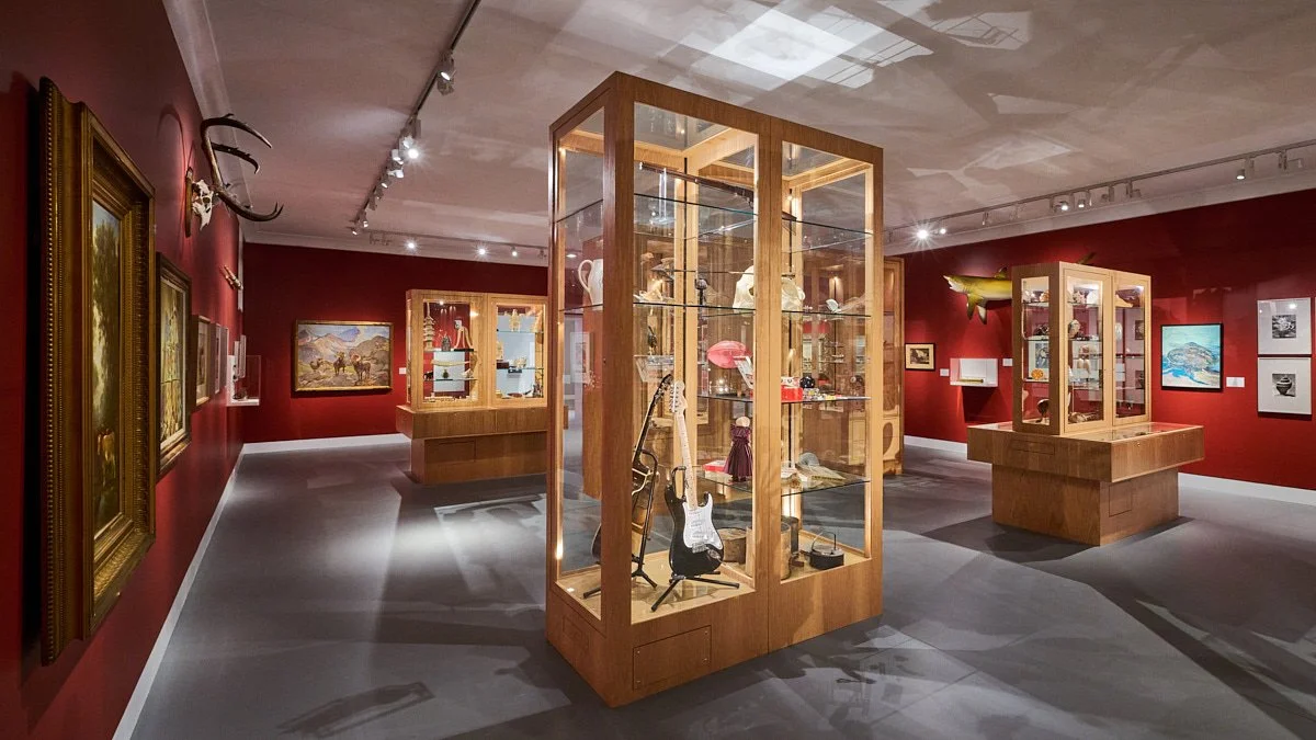 260724_StudioHAU_BerkshireMuseum_CabOfCur_9461_F_samcornwallstudio.com_1200px.jpg