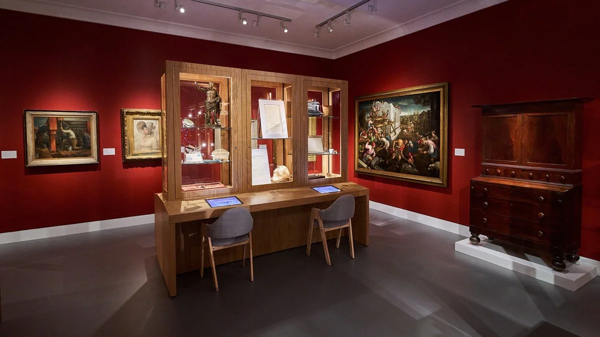 260724_StudioHAU_BerkshireMuseum_CabOfCur_9458_F_samcornwallstudio.com_1200px.jpg