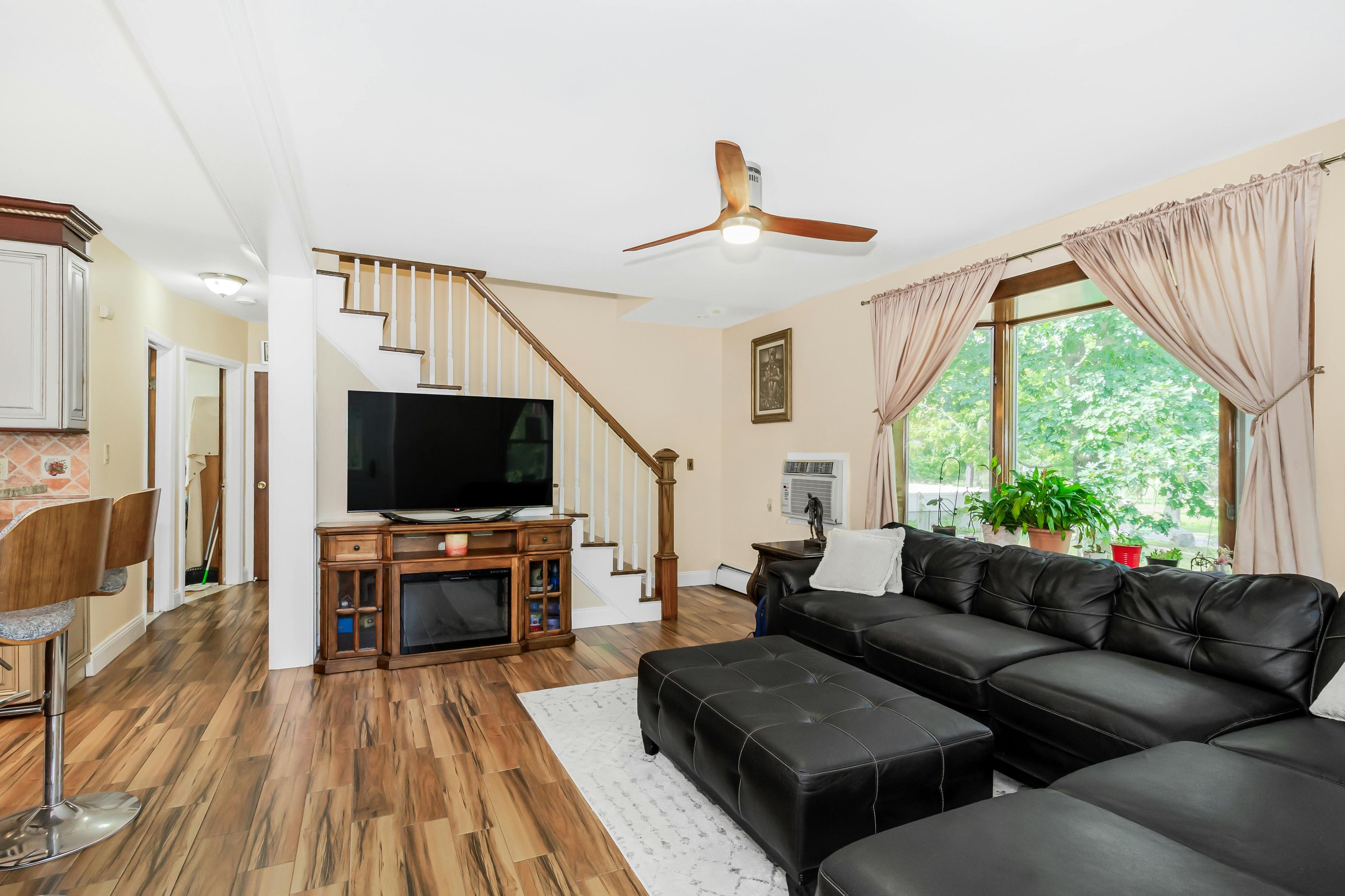 Why Keeping Receipts When Buying a Home Is a Game-Changer 🏡📜