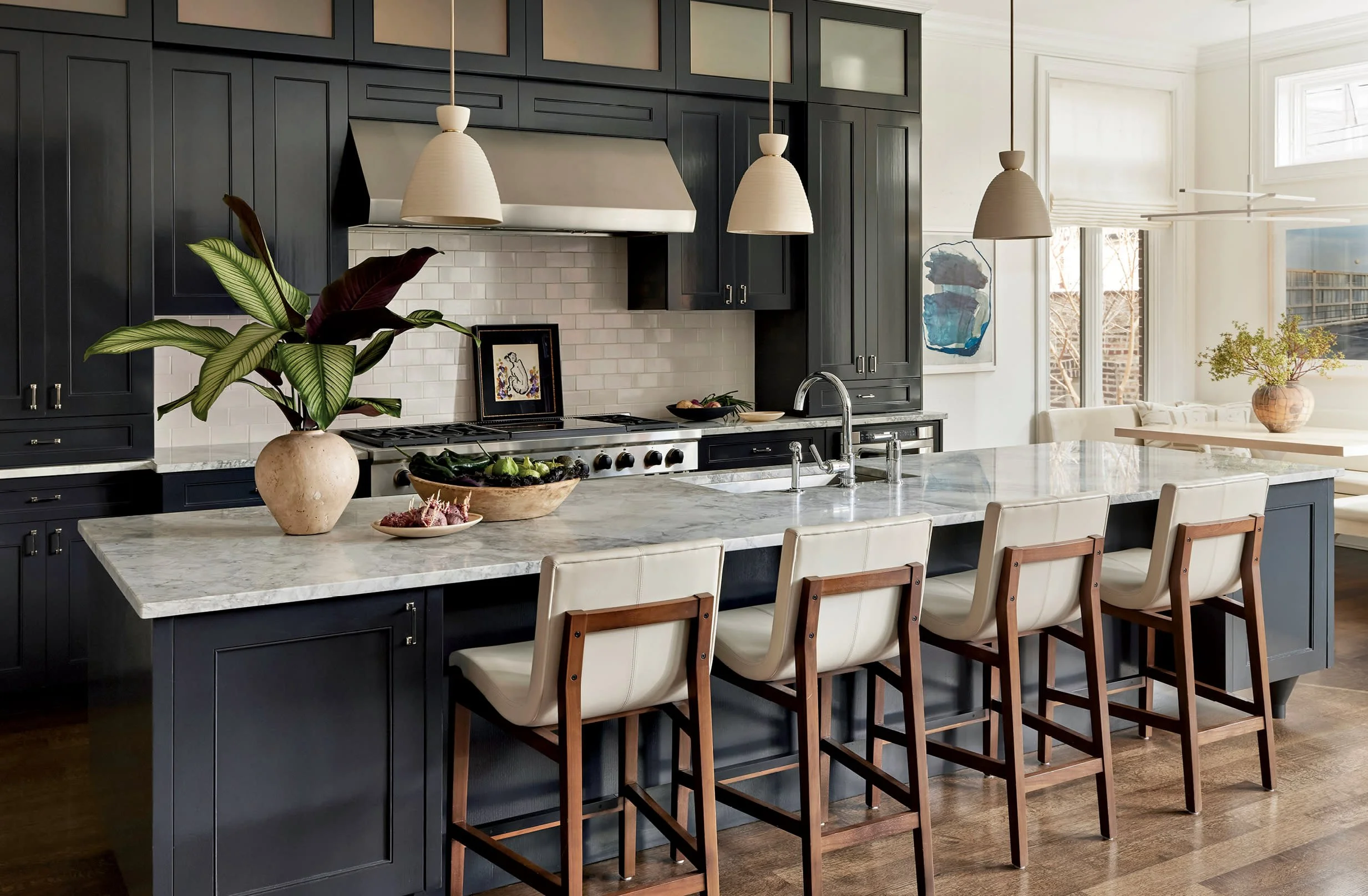 Visit A Chicago Residence Emanating Urban Sophistication