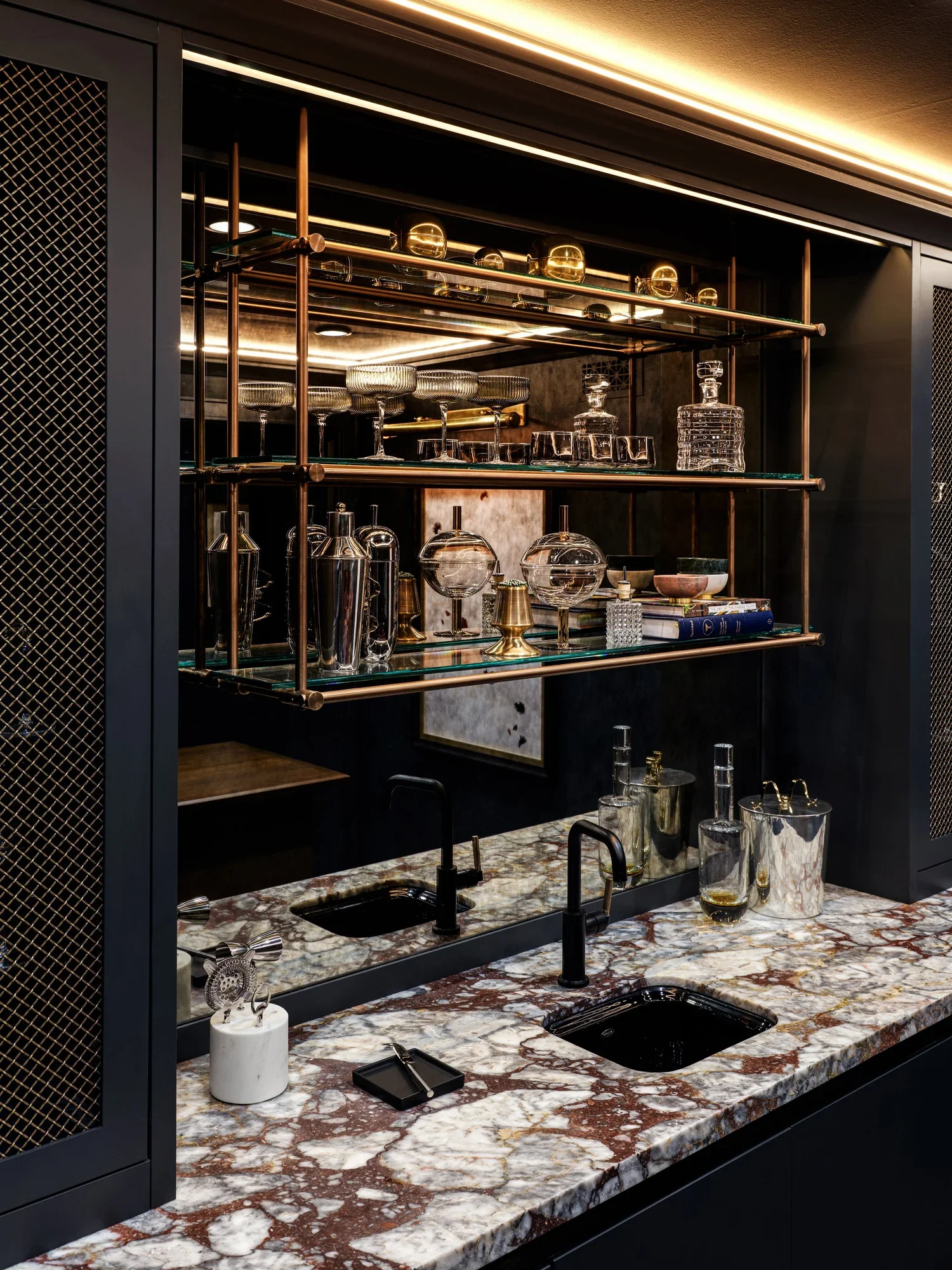 07_Bar-Detail (2).webp