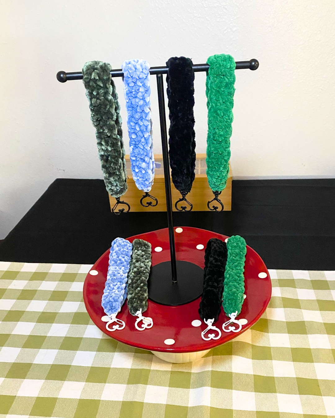 Black or White Heart Wristlet