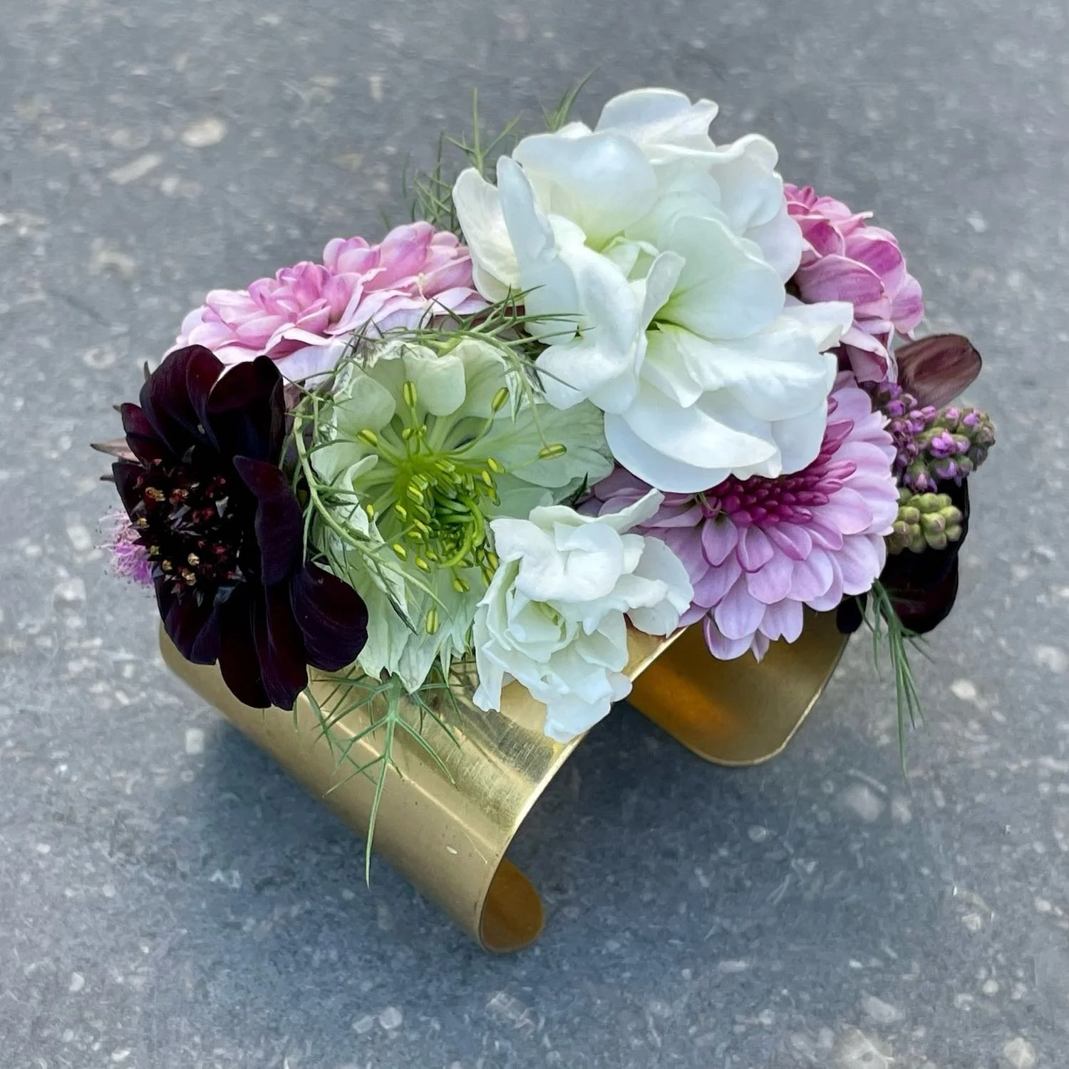 flowersmith-cuff-cosmos-stock-mums.jpeg