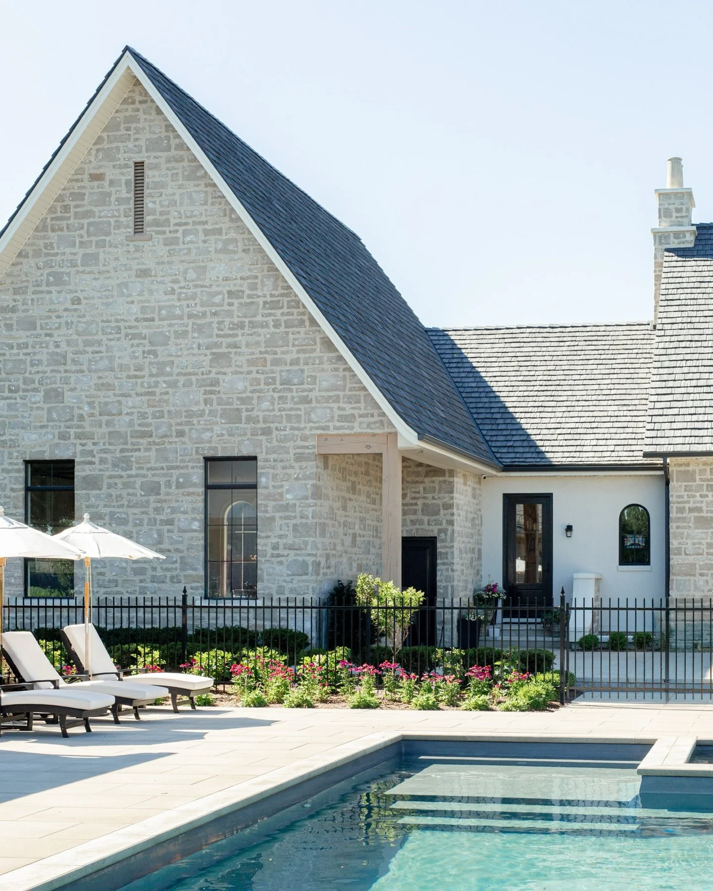 Building a custom home is about more than just walls and a roof&mdash;it&rsquo;s about creating a space that feels like home from the moment you walk through the door.
Why build with Everest Estate Homes?
&nbsp;&nbsp;&nbsp;&nbsp;&bull;&nbsp;&nbsp;&nb