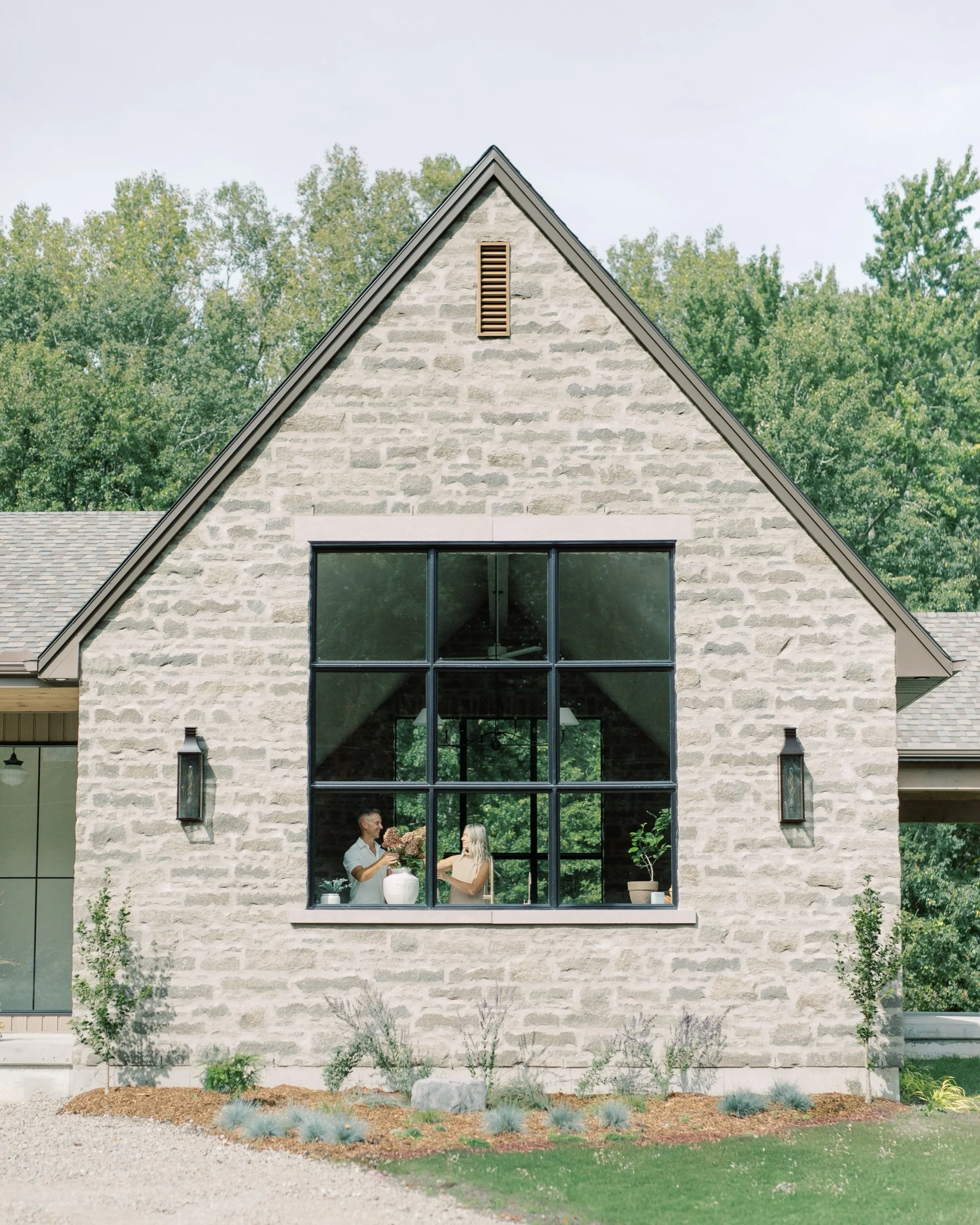 FORESTVIEW HOUSE 
Exterior stone | @arriscraftstone 
Shingles | @certainteedcanada 
Siding | @macsteel_ 
Countertop | @silestonebycosentino 
Paint | @farrowandball 
Hardware | @richelieuhardware @richelieu_officiel 
Hardwood | @craftfloor 
Tile | @ce