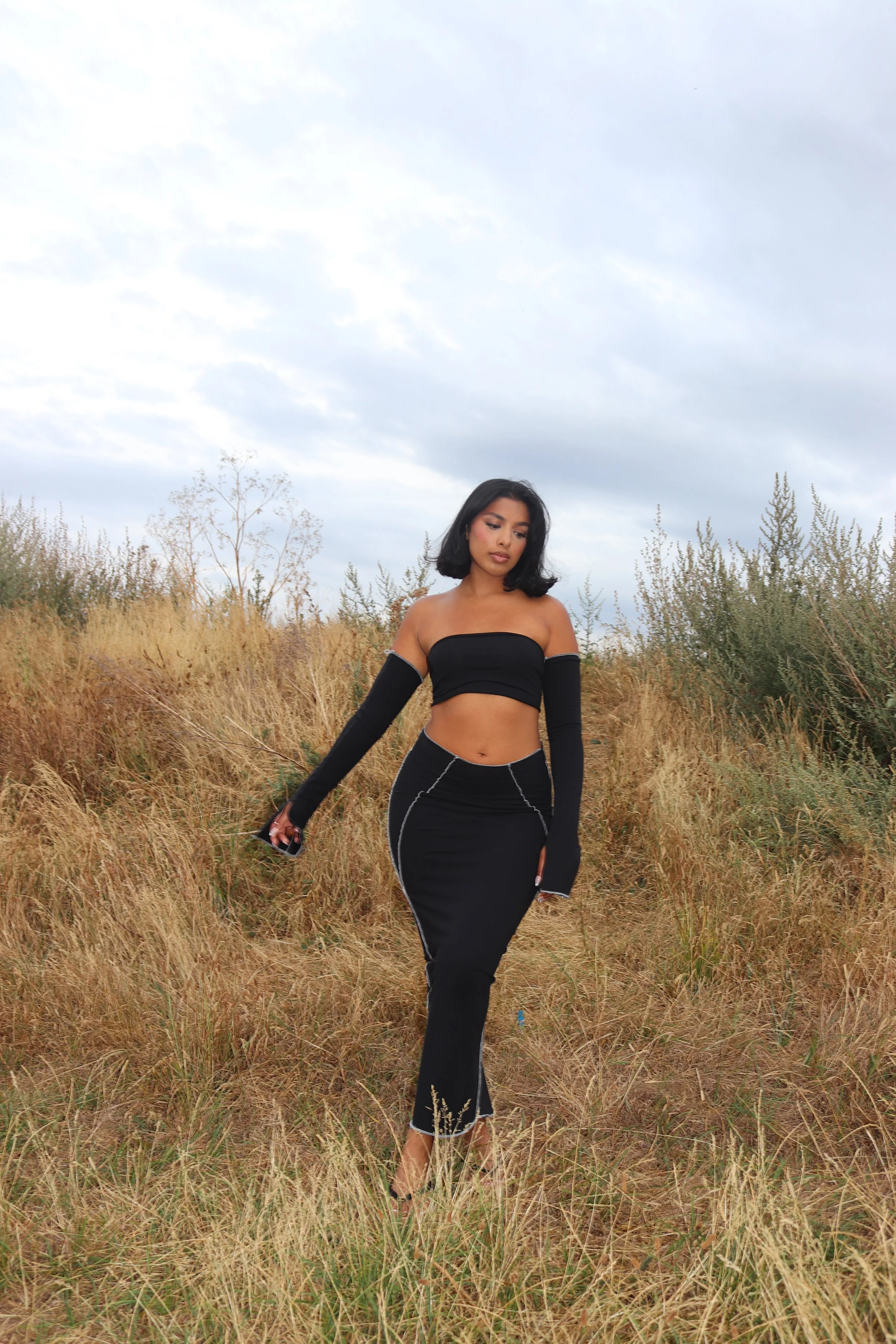 GAIA BLACK SET 9.JPG