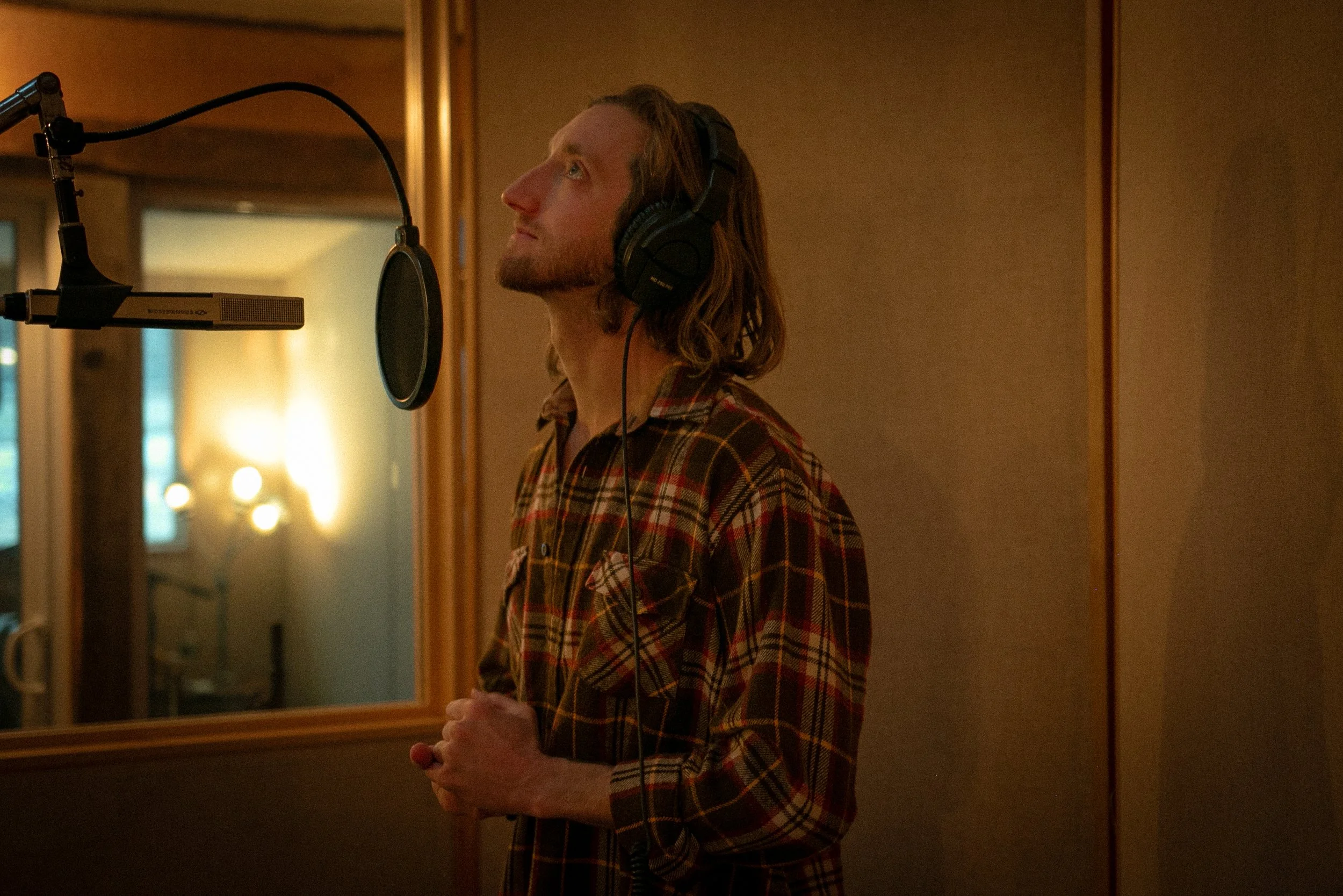 LIVE AT THE OUTLIER INN