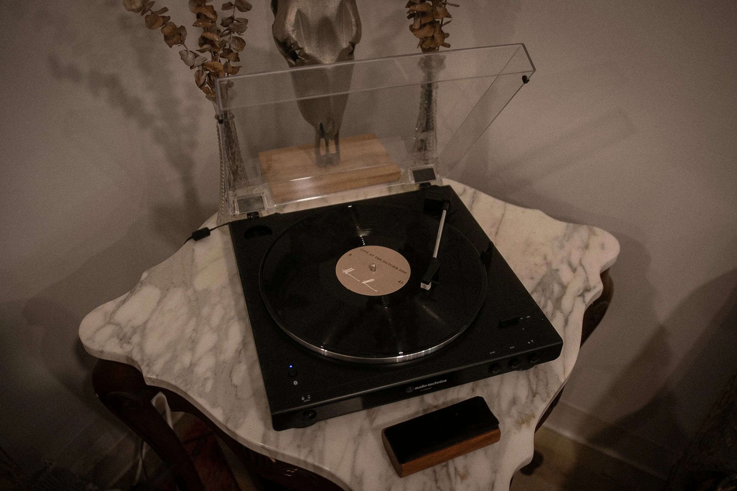 VINYL LISTENING PARTY