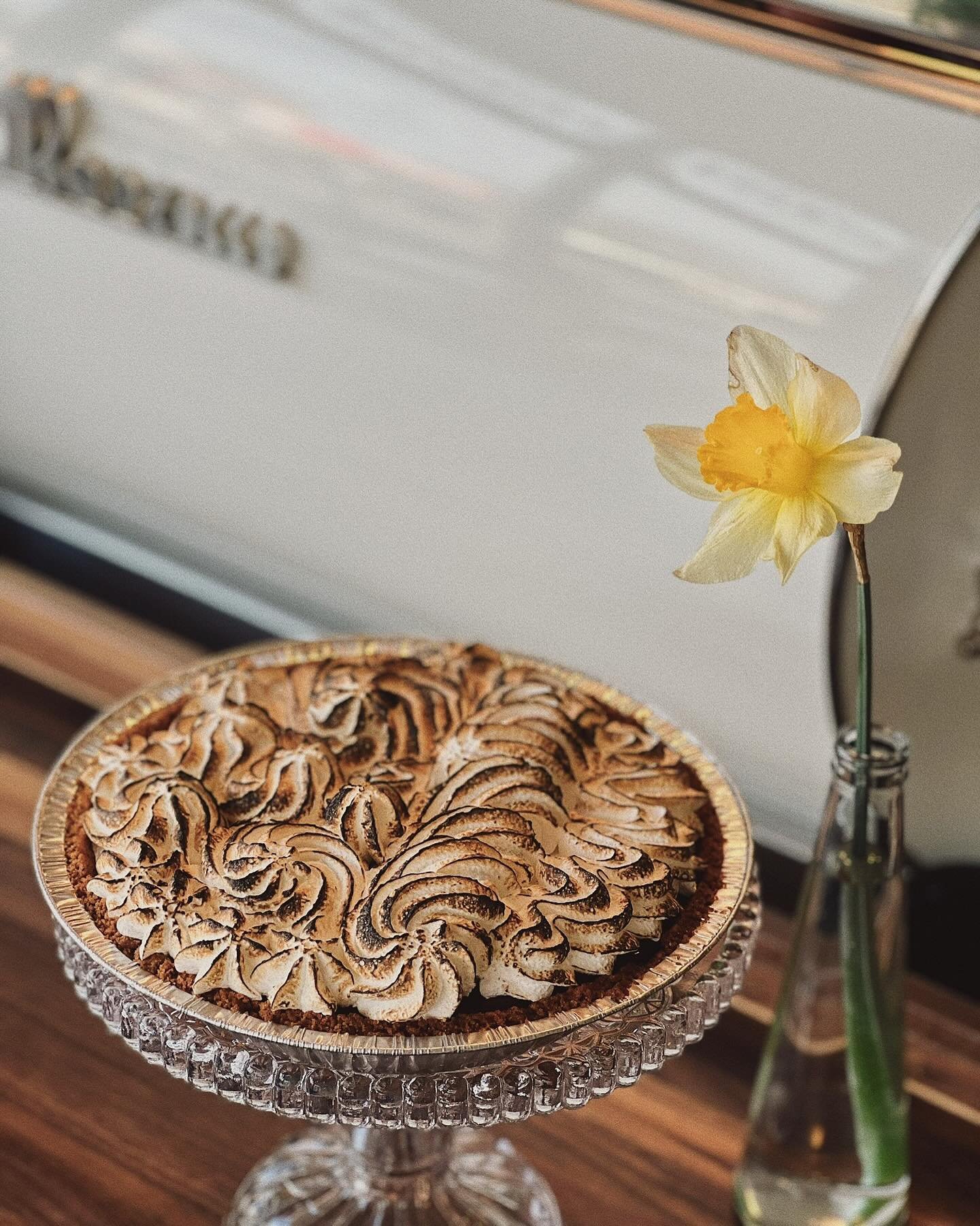 Last day for S&rsquo;mores Pie and the rest of this sweet menu! 
&bull;
We&rsquo;re here 8-6! See you soon!
📷 @emmacolwellphoto