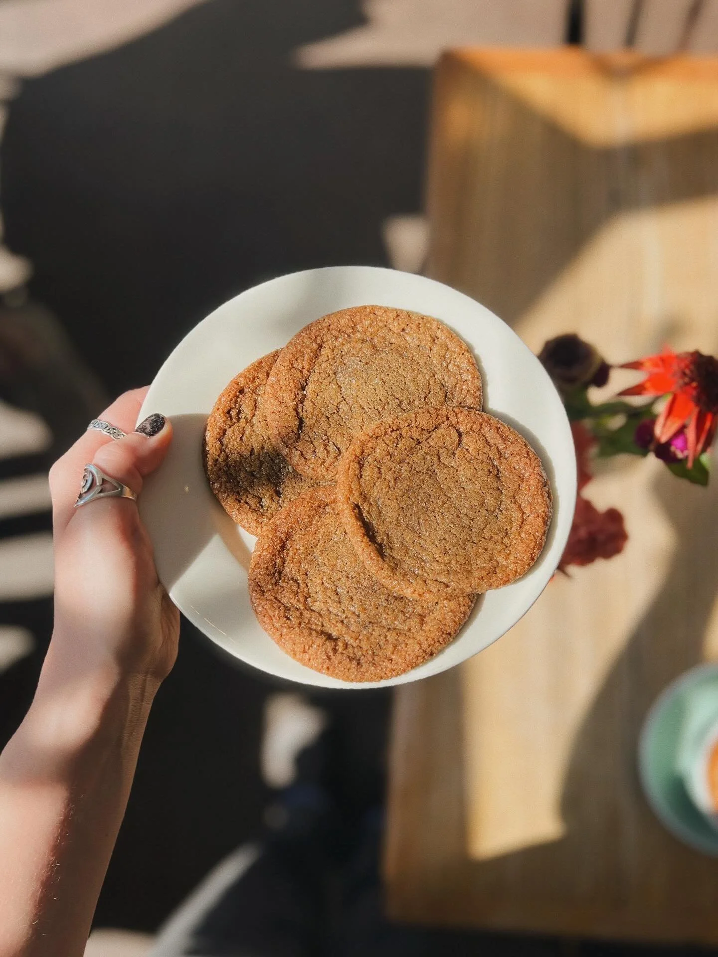 Ginger Molasses cookies are here for the month and they are AMAZING.
&bull;
Soft, chewy, and just the right sweetness level.
📷 @emmacolwellphoto