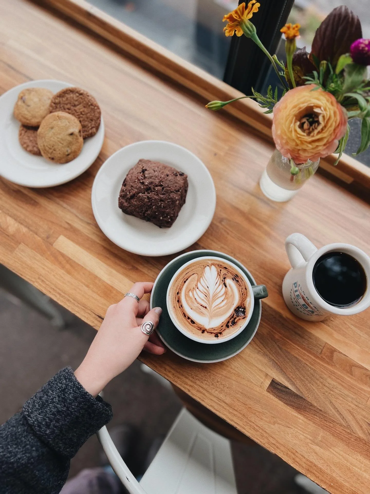 A little Monday spread to feast your eyes on.
📷 @emmacolwellphoto