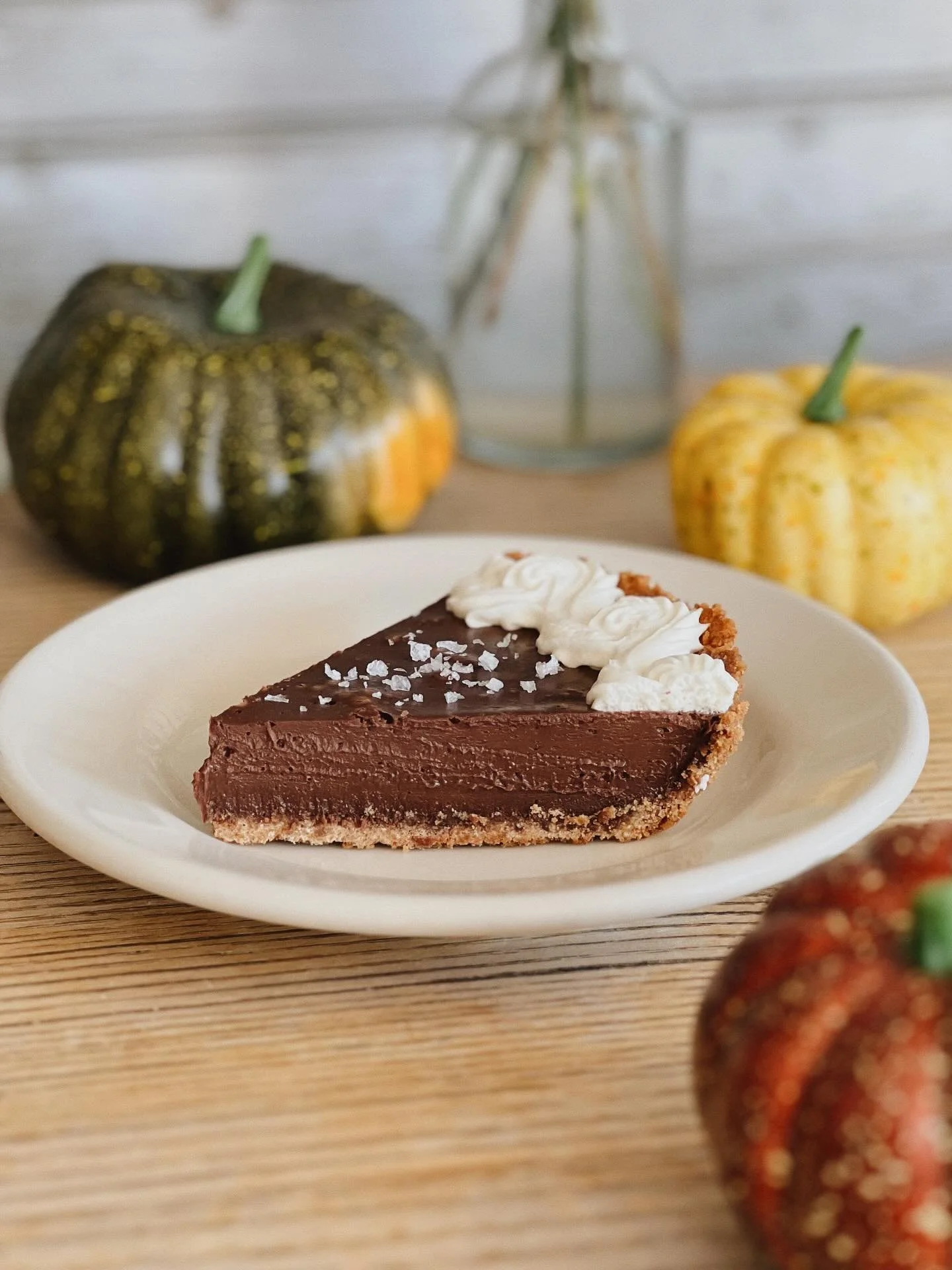 The prodigal son has returned&mdash;Salted Chocolate is back! 🧂🍫
&bull;
This fan favorite pie is on our Thanksgiving menu, so now is a perfect time to try it out! 
📷 @emmacolwellphoto
