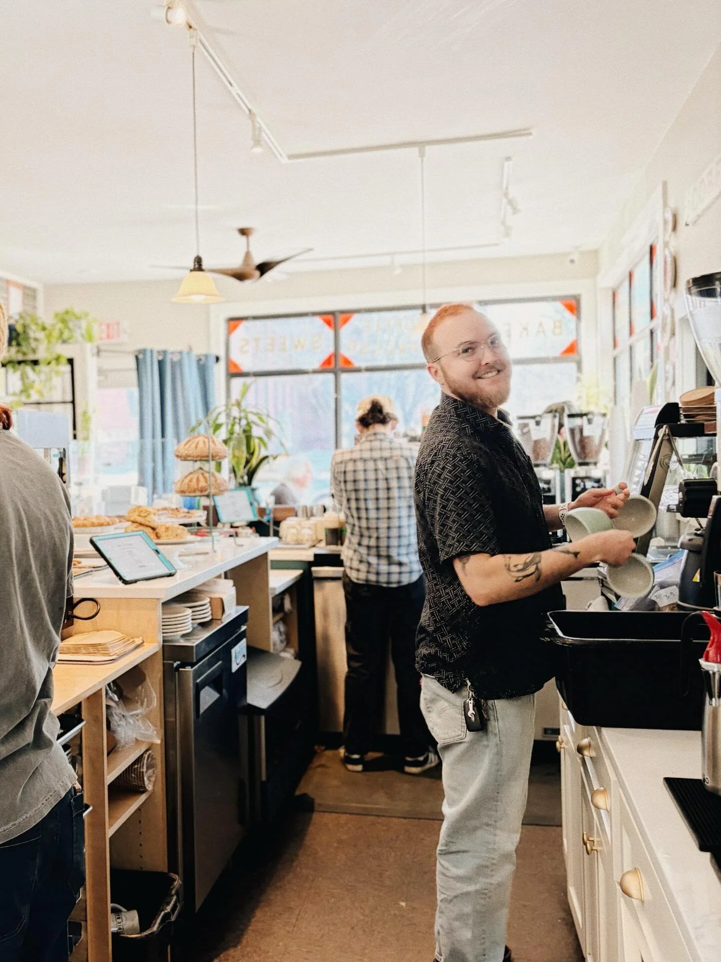 Sam wants to know which of the pies from this new line up is your favorite!
&bull;
He also told us to remind you that Easter pre orders are open, so get them in while you can 🐰🥕