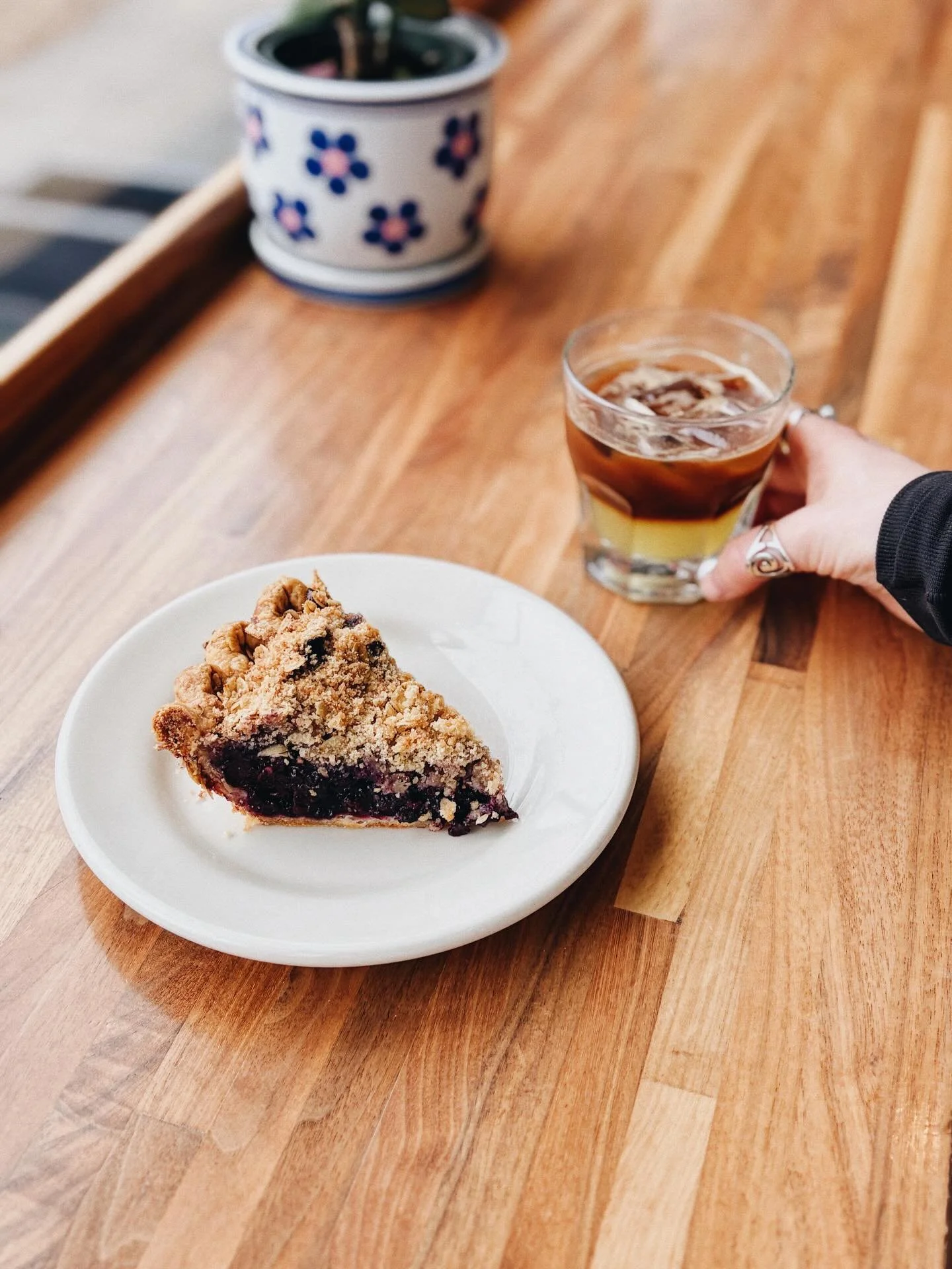 Are you seeing what we&rsquo;re seeing on the forecast?! 👀
&bull;
Almost 70&deg; on Friday?! We&rsquo;ll help get you through the week with slices of pie and springtime drinks!