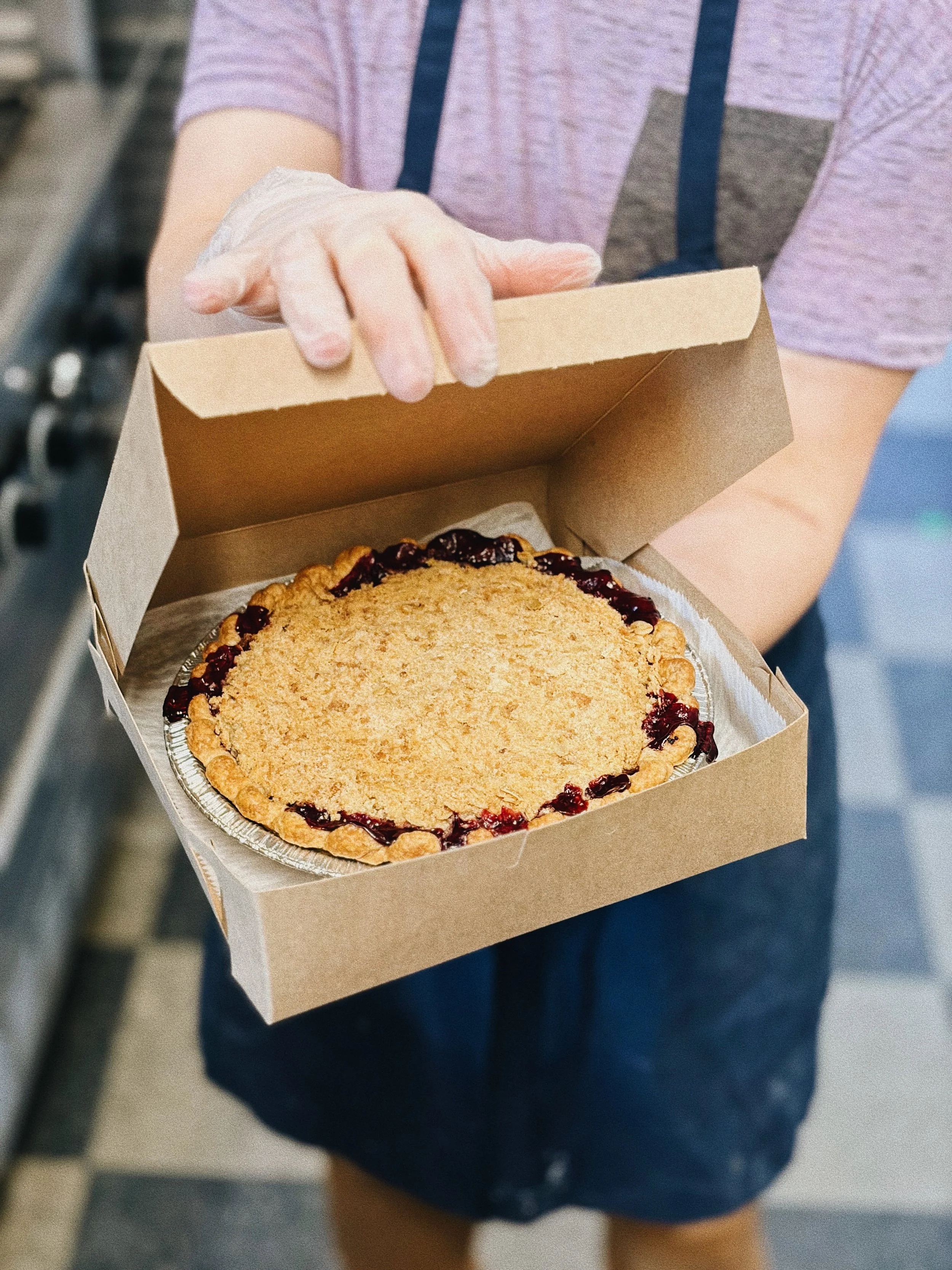 Nothing says congratulations like a freshly baked pie from the Florence Pie Bar 🥧🧑&zwj;🎓⭐️