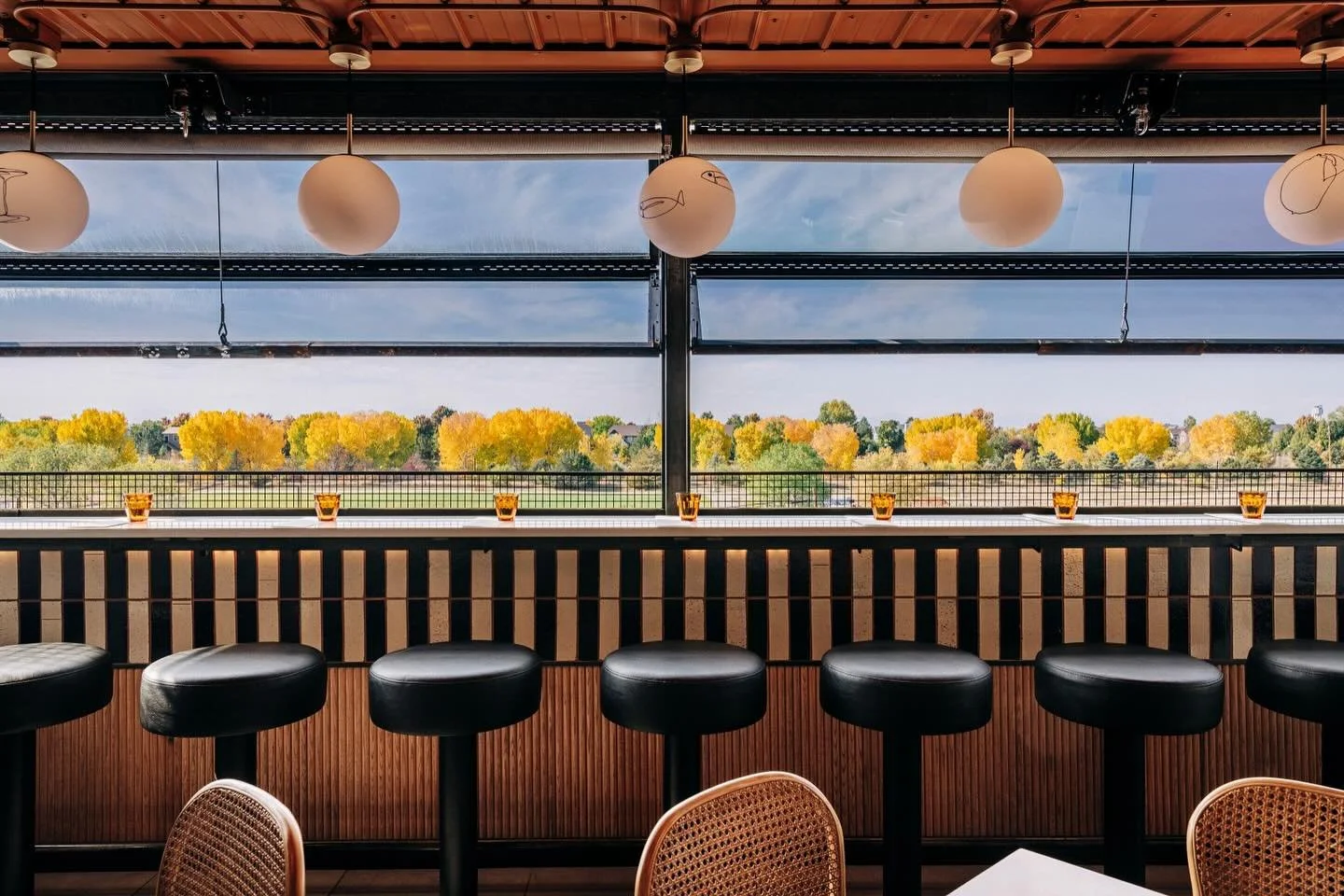 It is THE most magical time of the year up here. Leaves are starting to change&hellip; the drinks are cold and the oysters are colder. We can&rsquo;t wait to have you all in soon.

4-9

📸 @fromthehipphoto