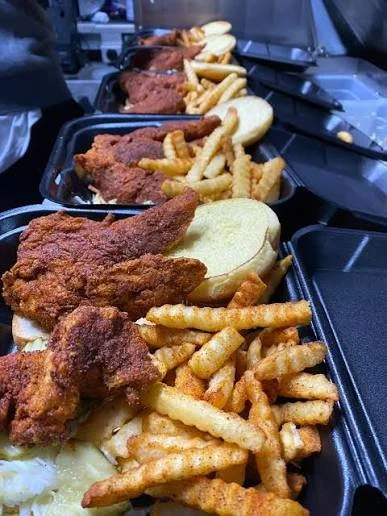 There's a New Nashville Fried Chicken Spot Inside the Capitola Mall