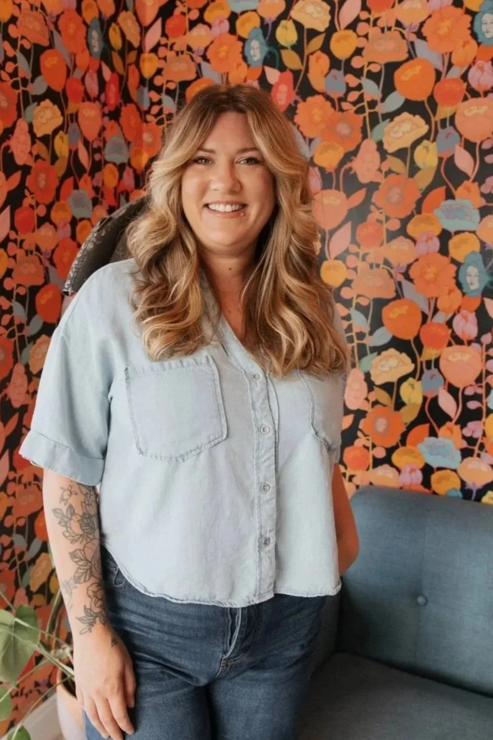 Jessica Farrington Headshot Sharp and the Swann Hair Salon