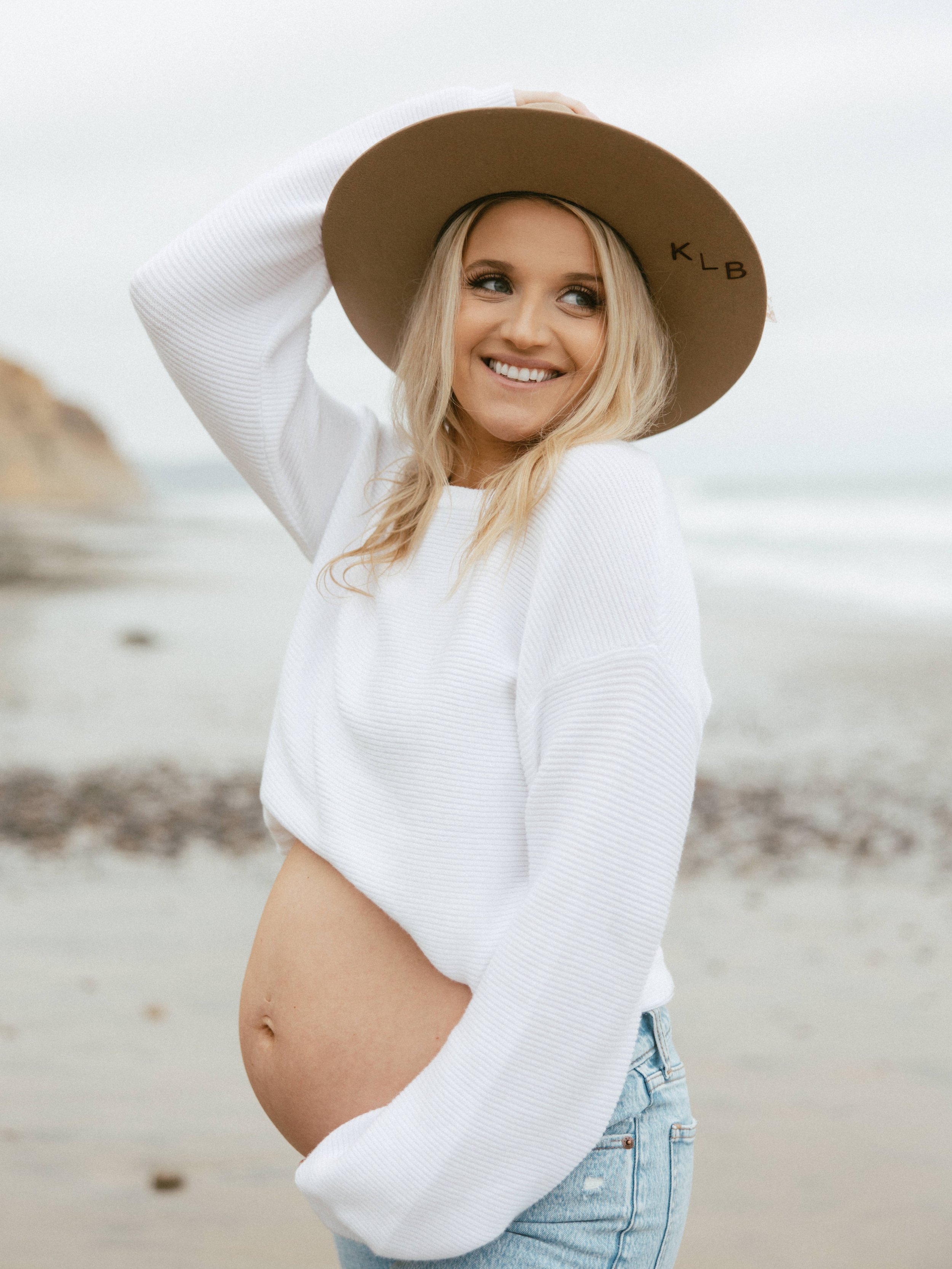 sarah&evanmaternity_-94.jpg