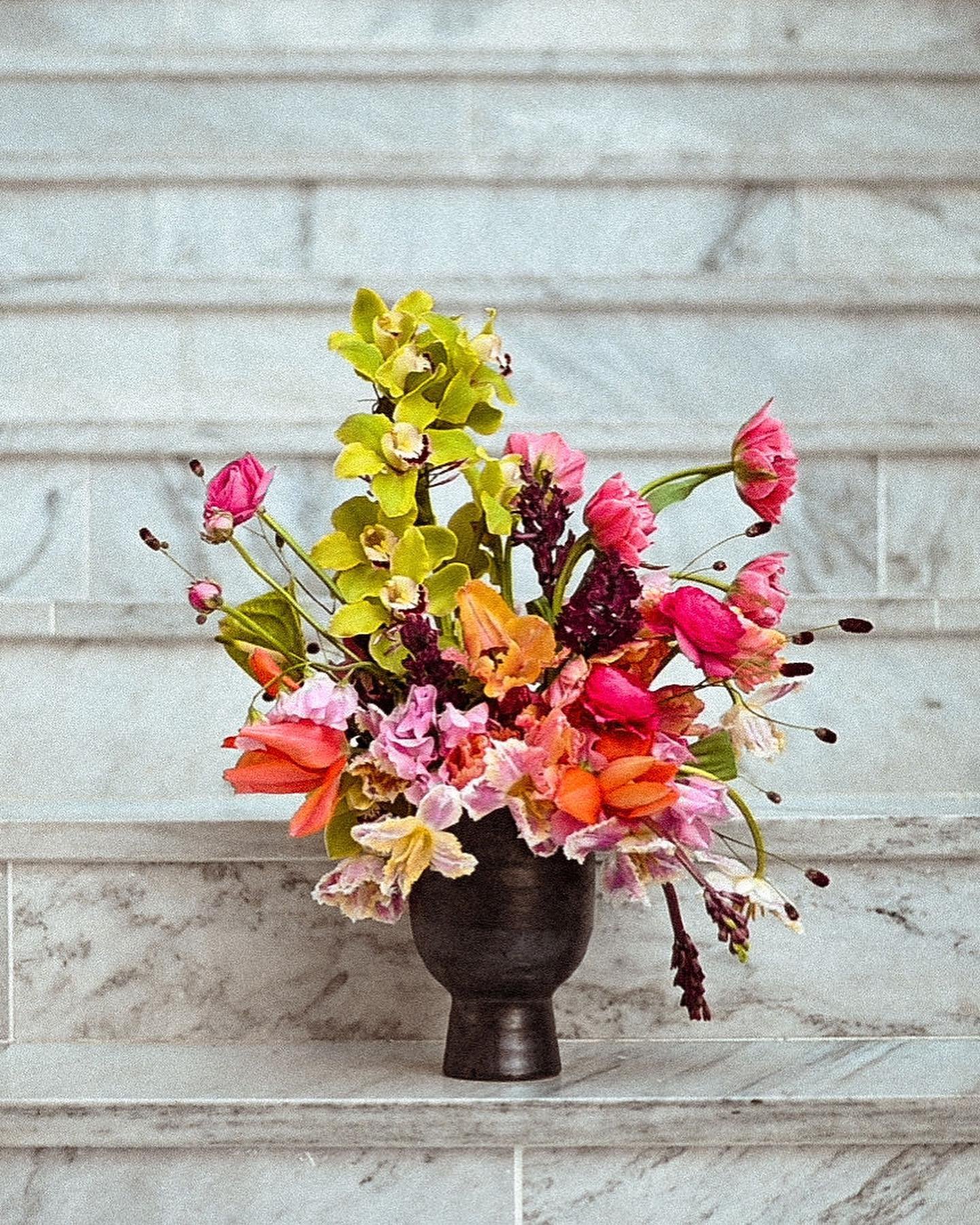 Have a badass colorful wedding. I dare you.

#themakingoffridas #fridasflowers