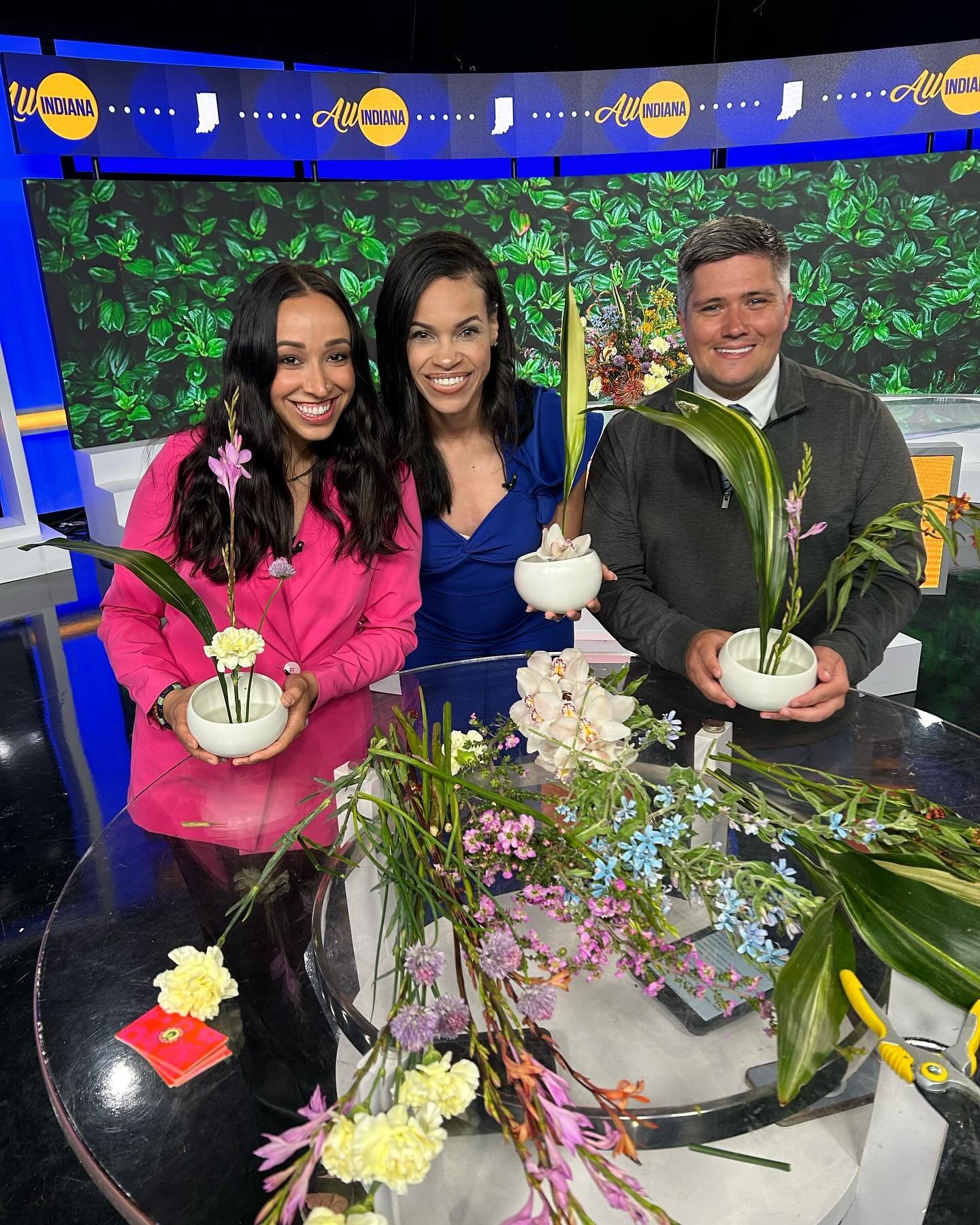 @wishtv8 today!!! Thank you to @polishedcomms for connecting us!!! If you don&rsquo;t know, @polishedcomms is the best of the best comms firm in the world. Thank you  @caseyncawthon and thank you @wishtv8! Flores from @welchwholesale this🥰🥰😍😍

#t