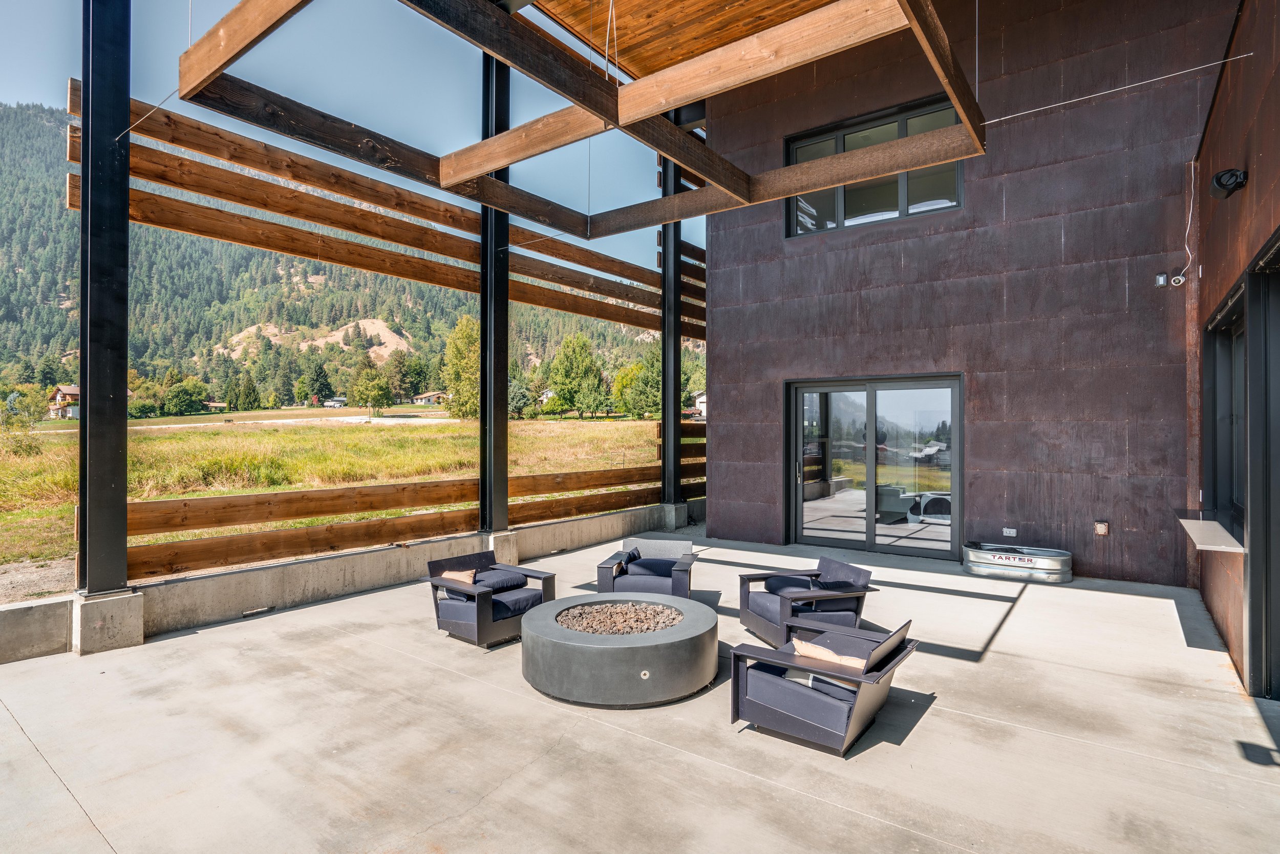 12435 Village View-8.jpg