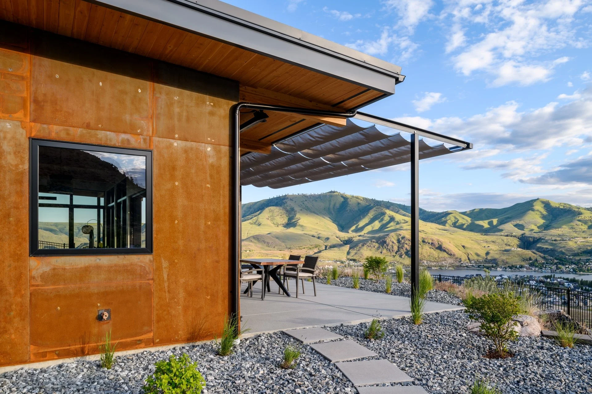 LAKEVIEW HOUSE 02