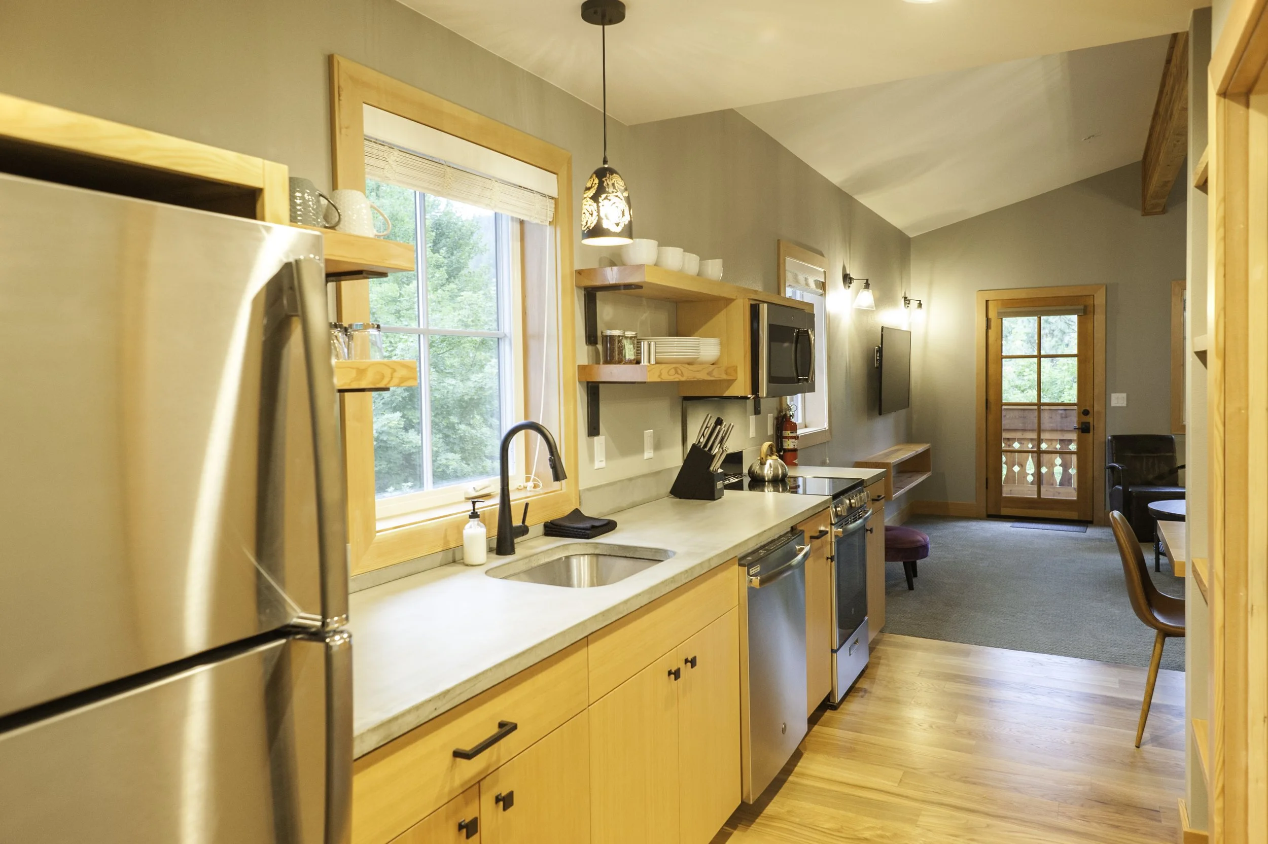 Bedard_Suites on Main St_9666.jpg