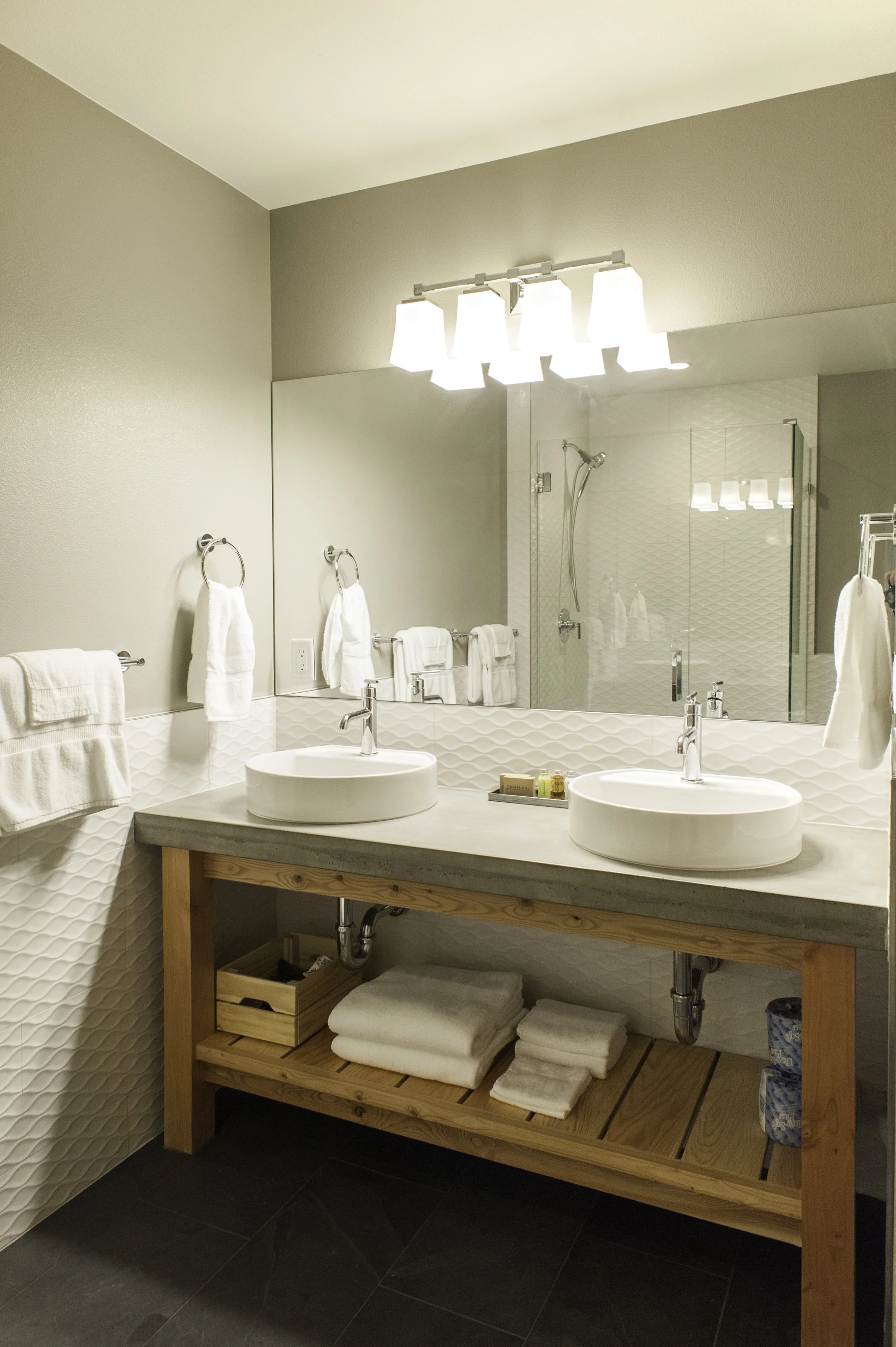 Bedard_Suites on Main St_9420.jpg