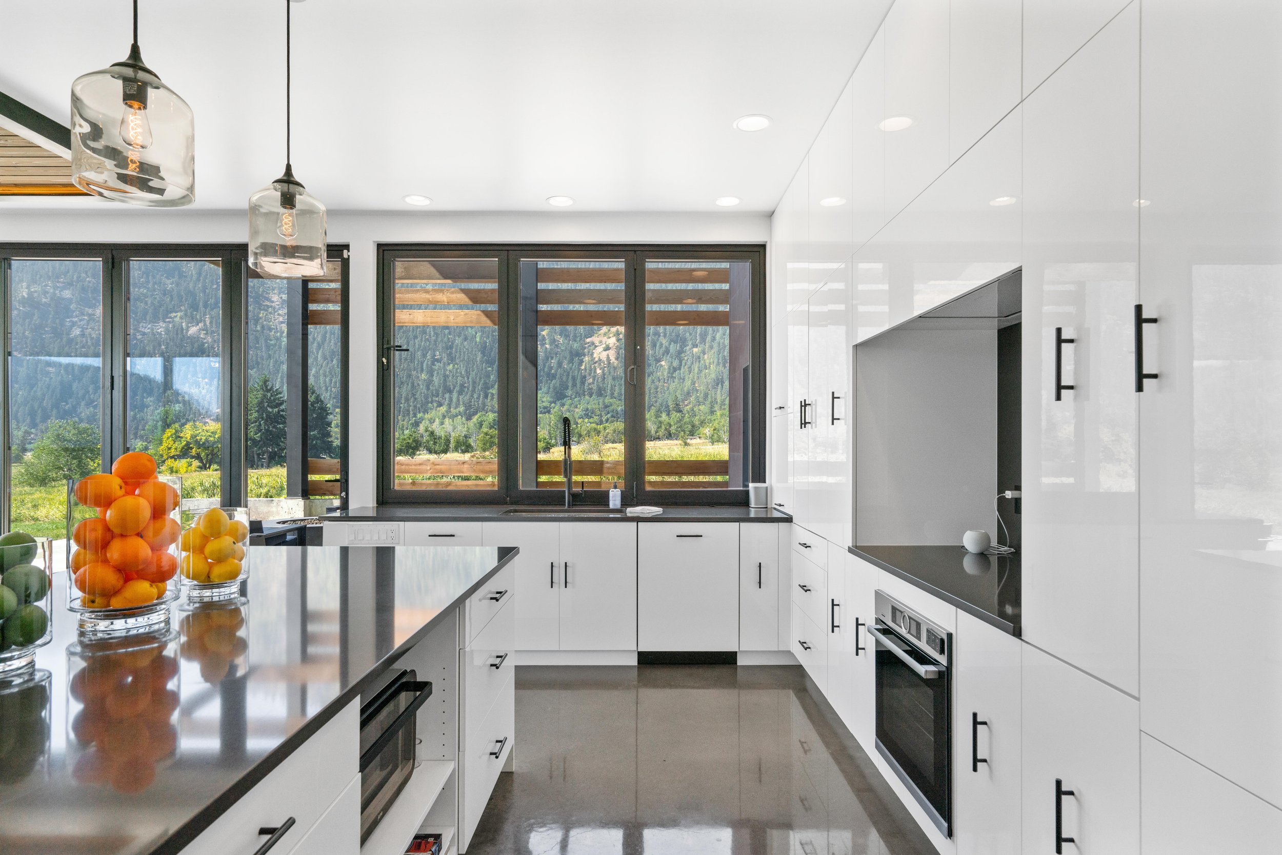 12435 Village View-14.jpg