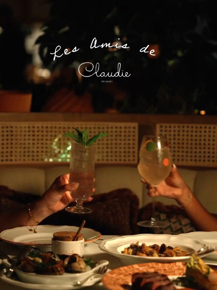 Sunday and Monday evenings are for Les Amis de CLAUDIE, a refined prix fixe for slow, shared moments with friends, where $5 from each menu is donated to Easterseals Child Development Center. ✨