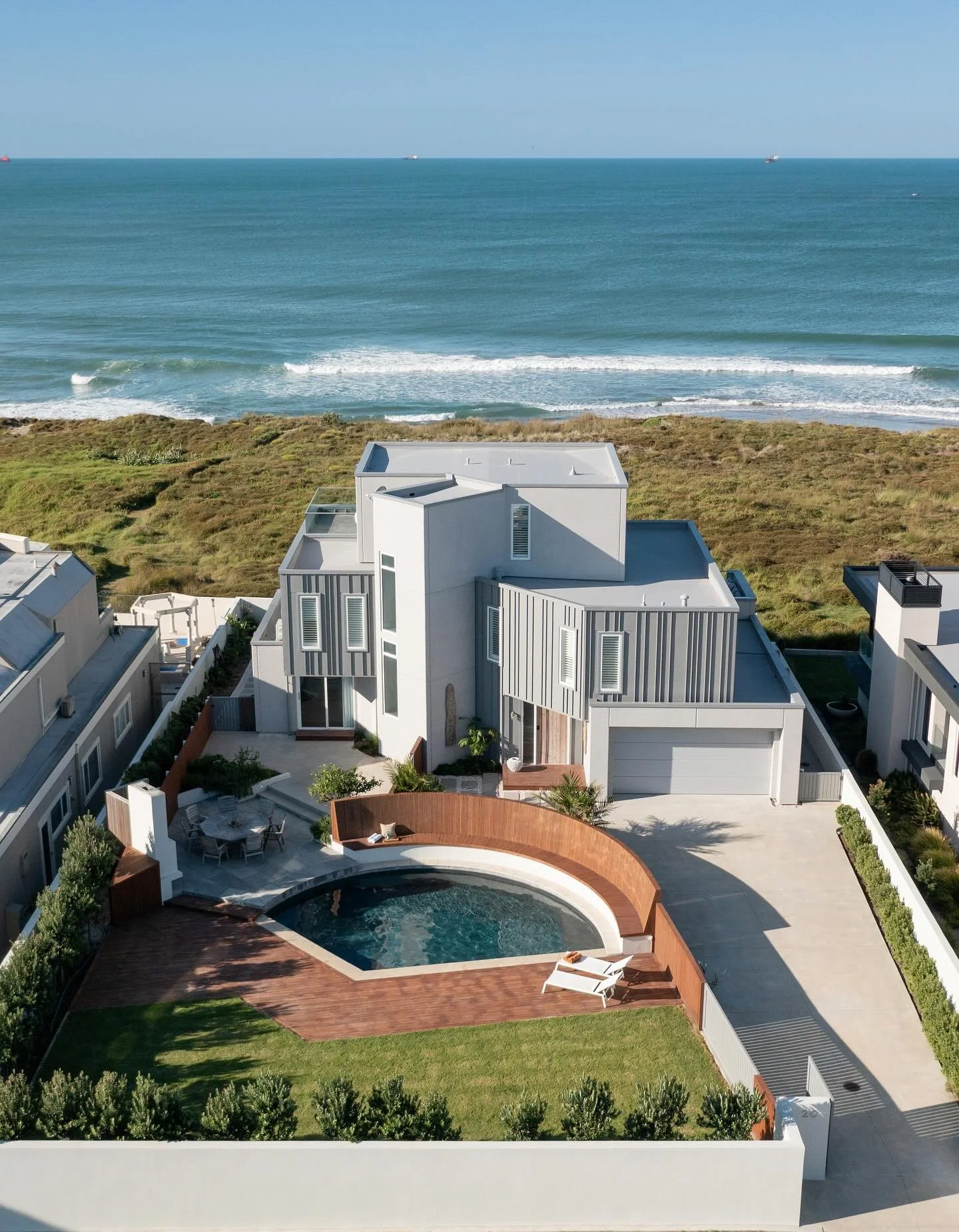 Summer&rsquo;s just around the corner &mdash; time to think poolside living! ☀️

Whether it&rsquo;s a new build, backyard upgrade, or your dream pool area, we&rsquo;ll help bring your vision to life.
Let&rsquo;s get your home ready for summer! 

#sum