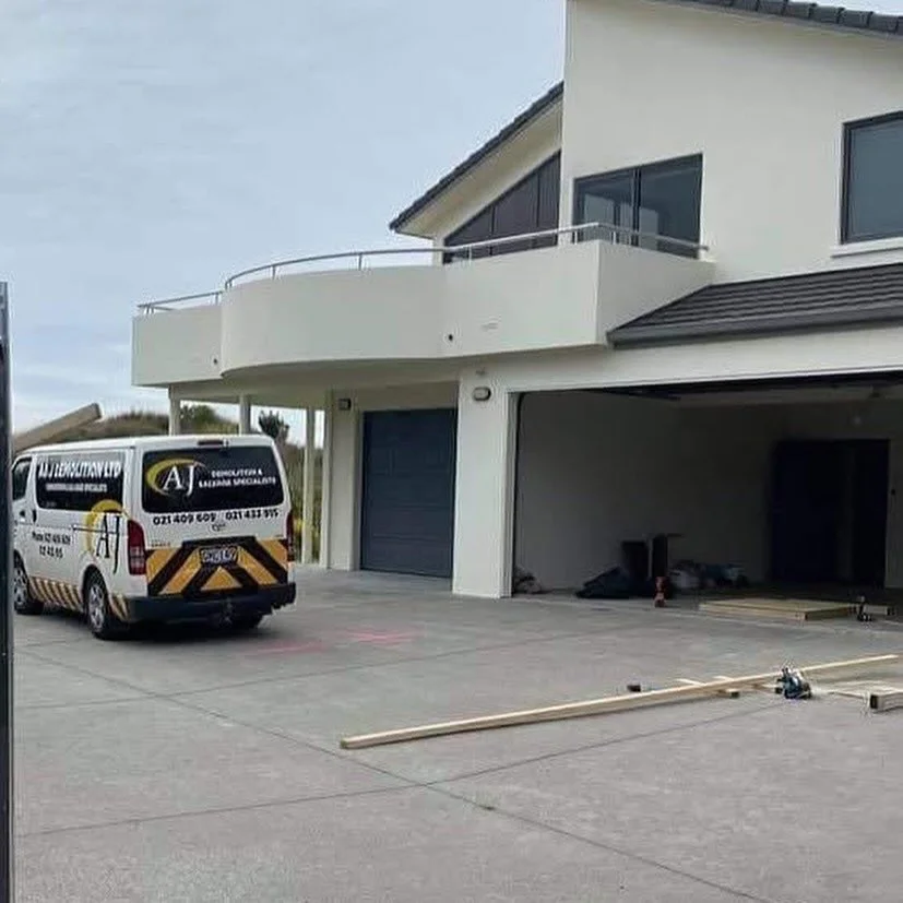 From old to new ✨
We demolished our client’s existing home and built this brand-new one in its place, giving them the freedom to design exactly what they wanted out of their dream home.
Swipe to see the transformation ➡️
#beforeandafter #bui