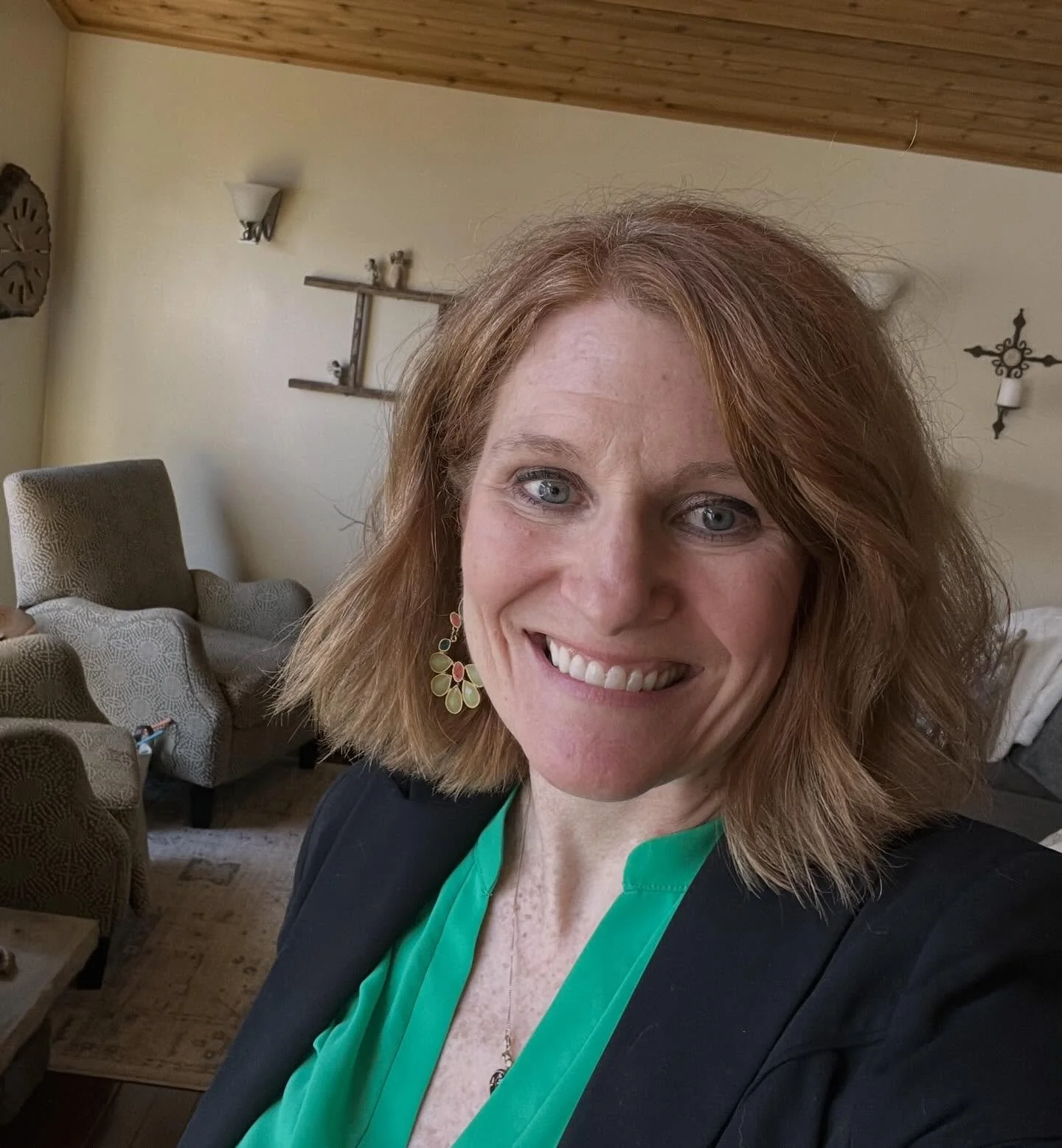 Feeling a little fancy today&hellip; put on some big girl clothes to go to the New Richmond Chamber of Commerce&rsquo;s monthly coffee this morning! 

I&rsquo;ve been enjoying the hidden benefits of working from home&hellip;. like existing in yoga pa