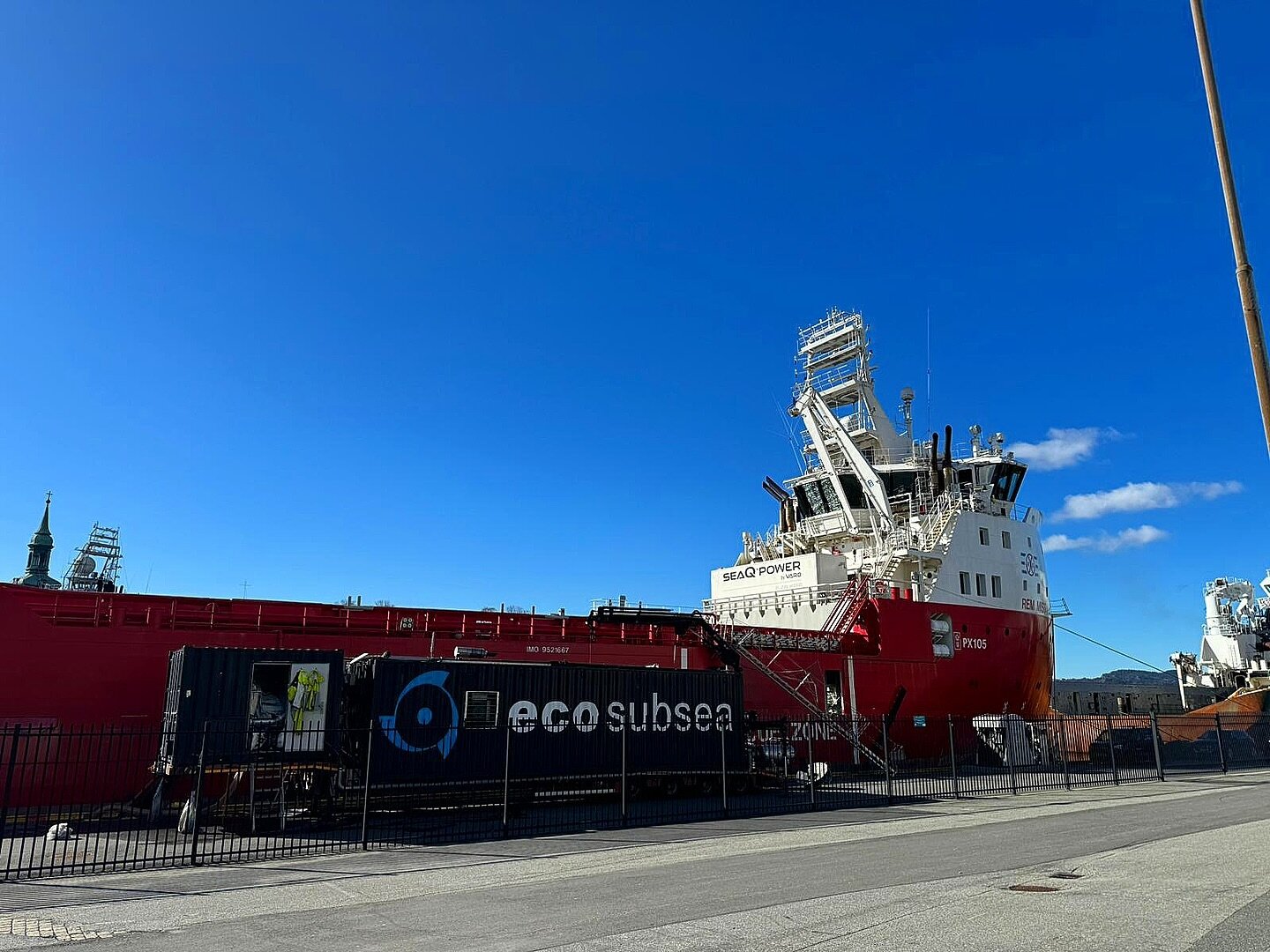 Another beautiful Hull cleaning day ☀️🌱

#hullcleaning #sustainable #shipping @bergenhavn #maritime