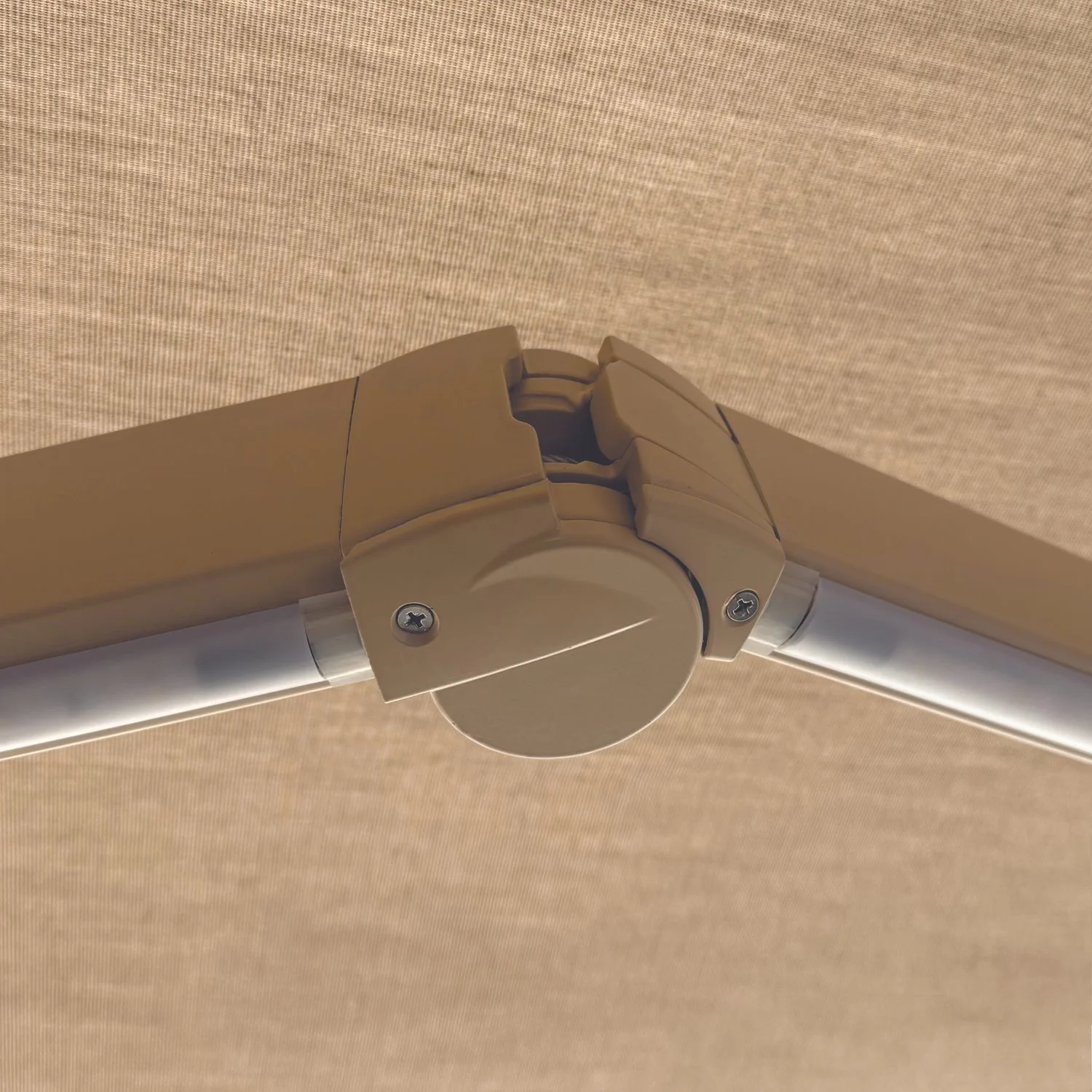 Prestige - LifeStyle - Elbow 01.jpg