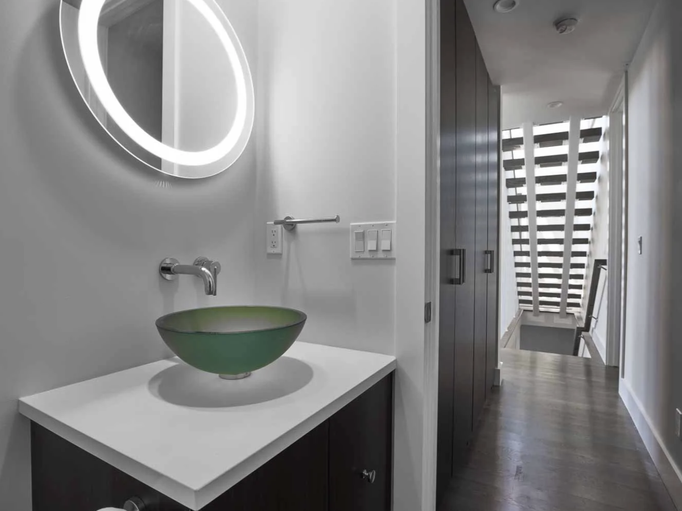 The Henry Bathroom.png