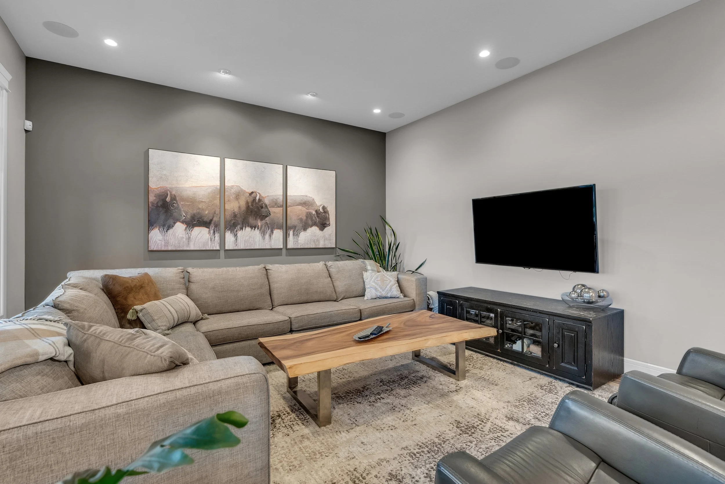 250 Whalley Cres (24 of 78).jpg