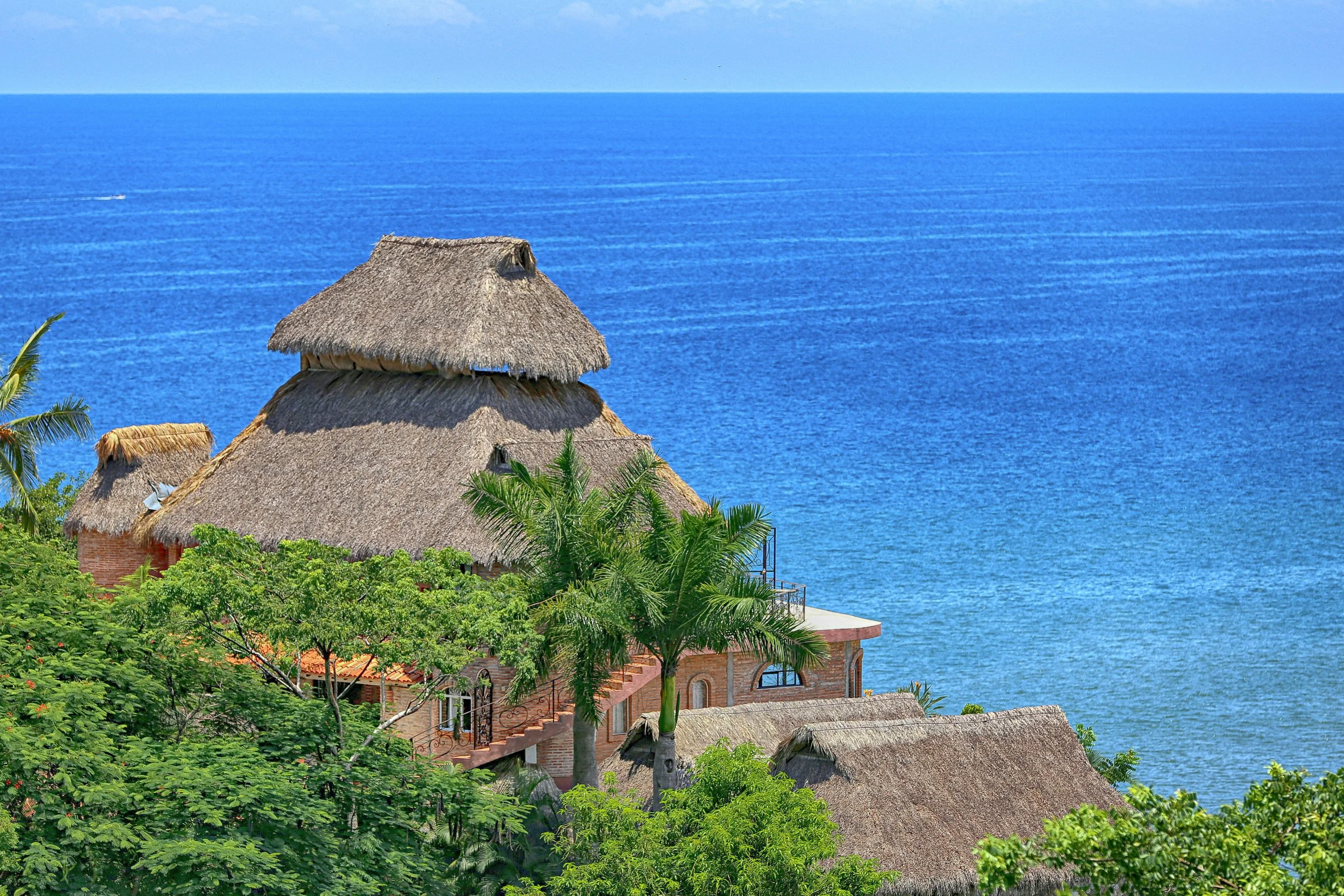 Gran Villa Main Floor ocean-view living space