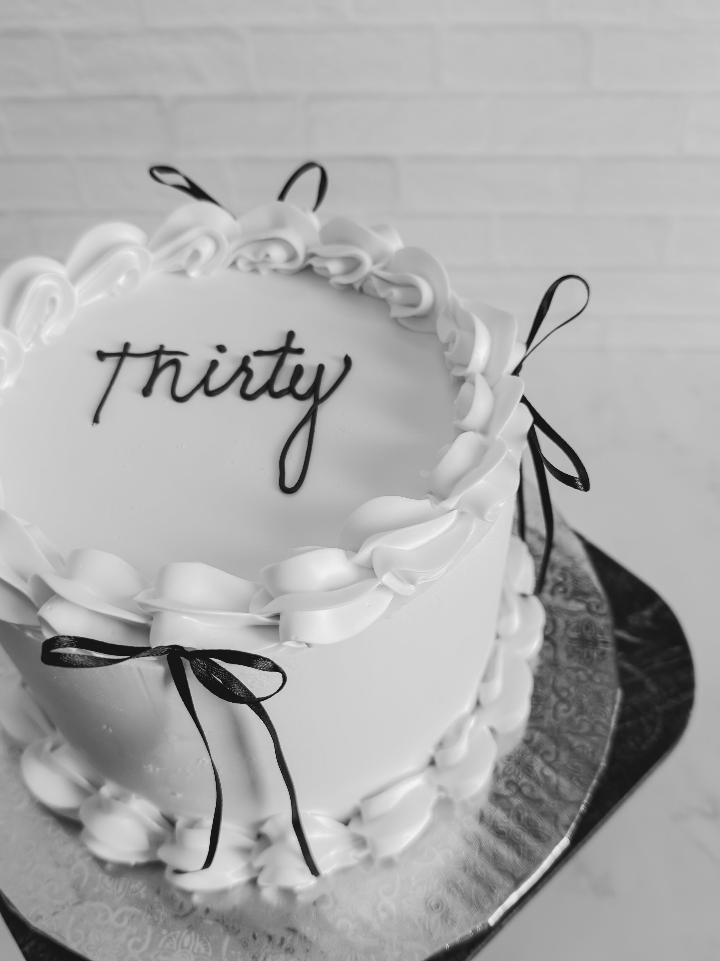 Vintage | Black and White Minimalist