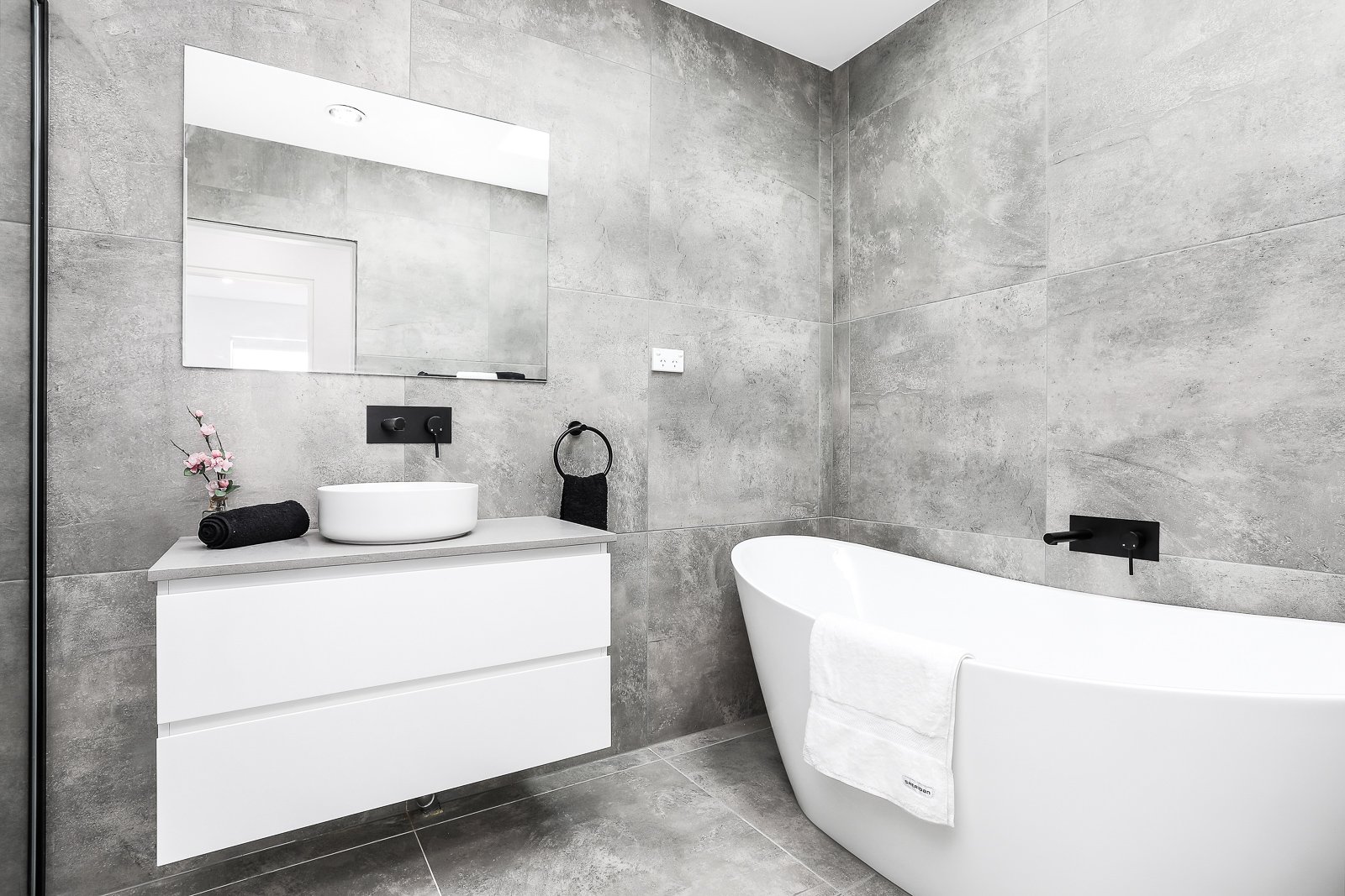 Web_41 Lauma Avenue, Greenacre-2.JPG