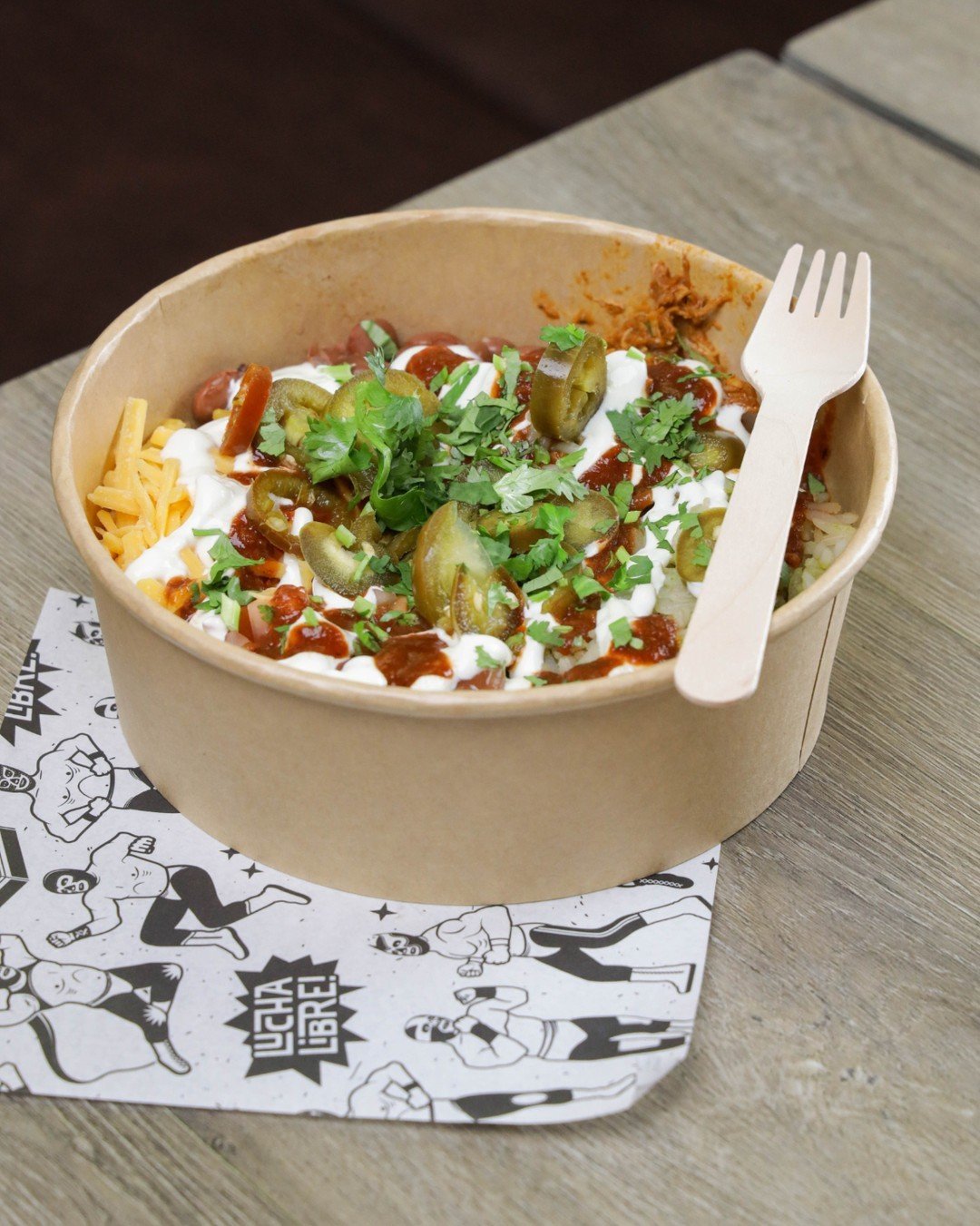 Take your lunch times to the next level with a delicious burrito bowl. Make sure you get it with all your favourite toppings.

#fullyloaded #nachos #jalapeno #cheesesauce #guacamole #sourcream #eat17bishopsstortford #tacos #mecicanstreetfood #mexican