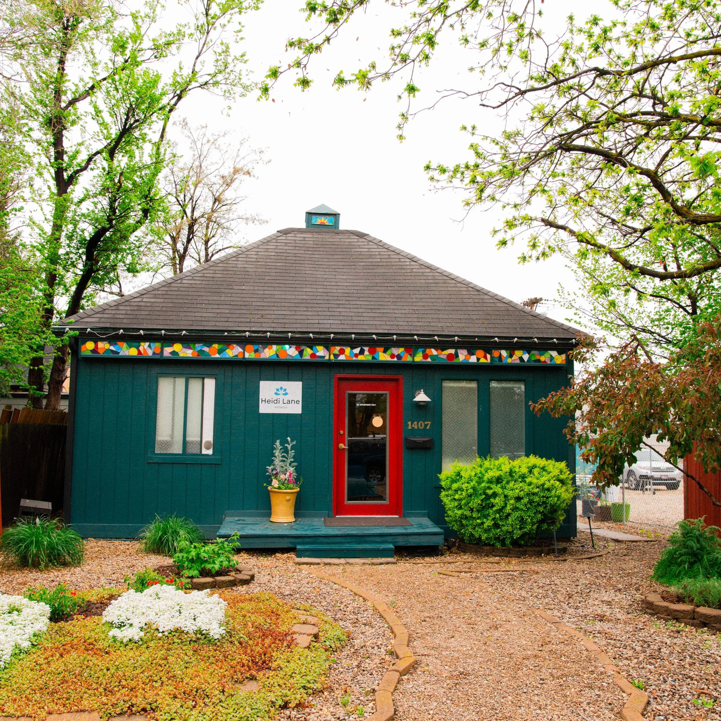A little hidden escape for glowing skin, deep relaxation + treatments designed to help you feel your best. ❤️ #heidilaneesthetics #boisefacials #boisedowntown