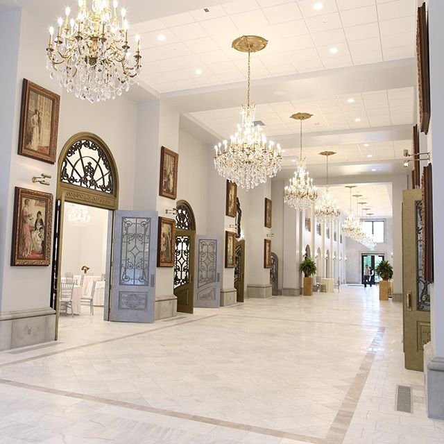 Chateau des Fleurs interior