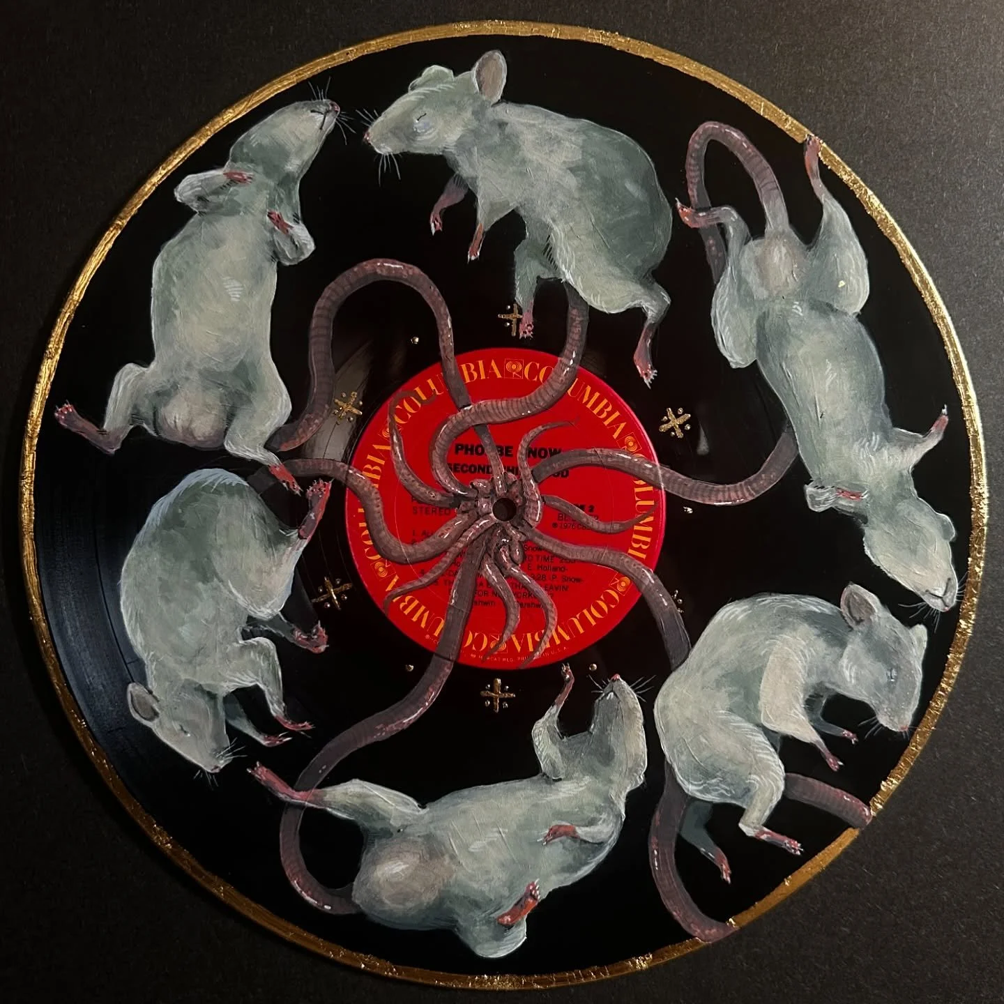 My submission for @studio21tattoo art charity show &lsquo;Vino &amp; Vinyl&rsquo; 

Rat King
Acrylic &amp; Gold Leaf on Vinyl Record