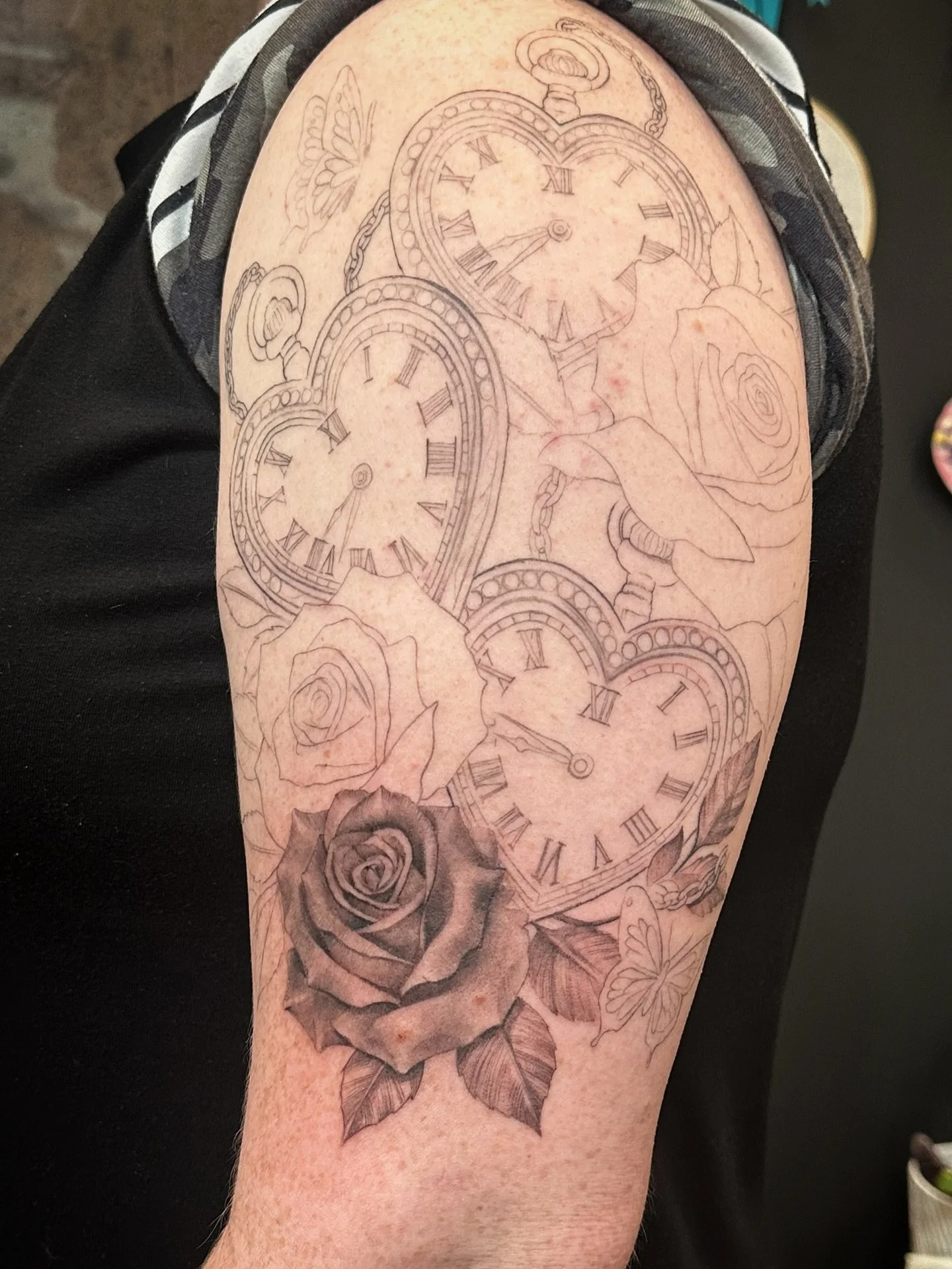 One of a few big pieces in the werkssss. Love my time with @vanquinto_a 🖤