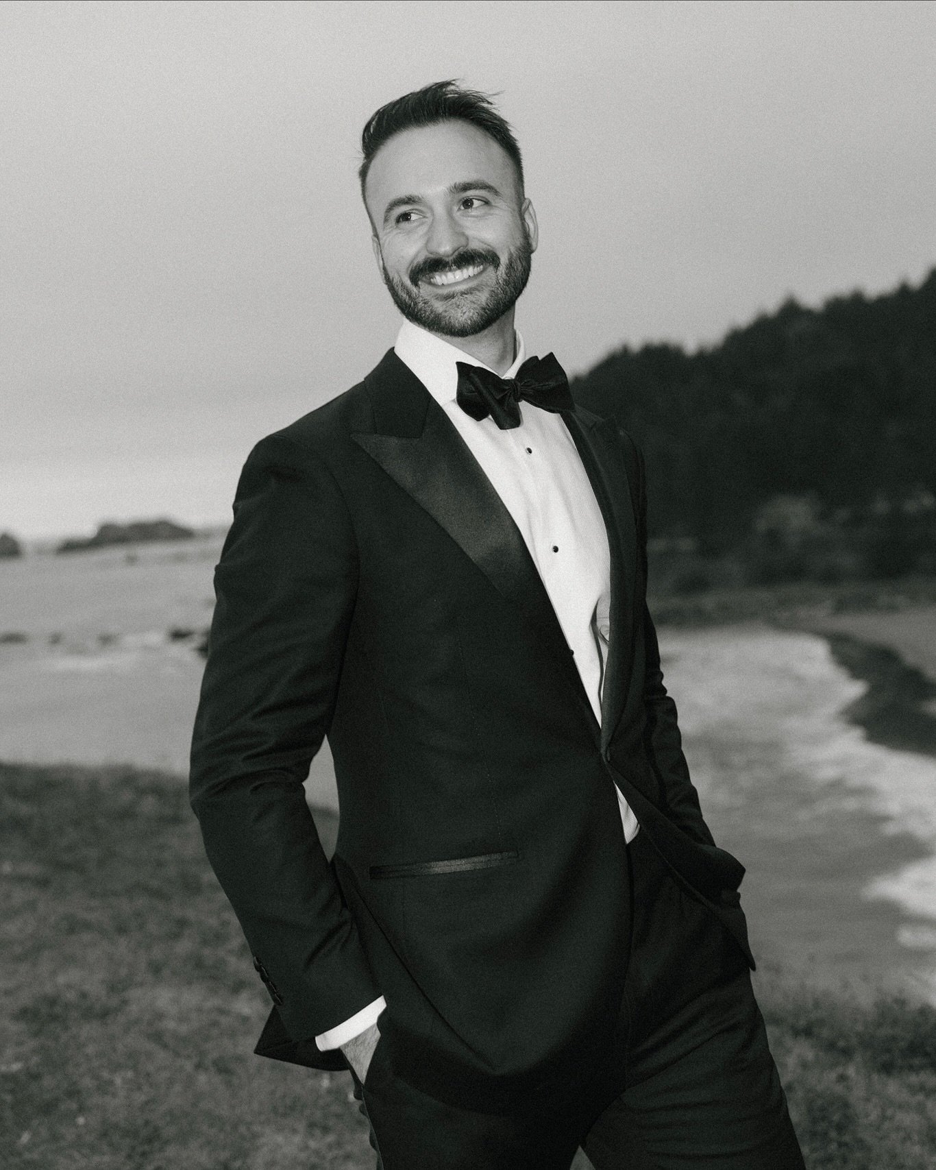 That moment when you&rsquo;re rushing to catch the last few minutes of sunlight. &mdash; Though it was a bit chilly these two still loved every moment of their final portraits of the day. Honestly I think they would have been out there longer with th