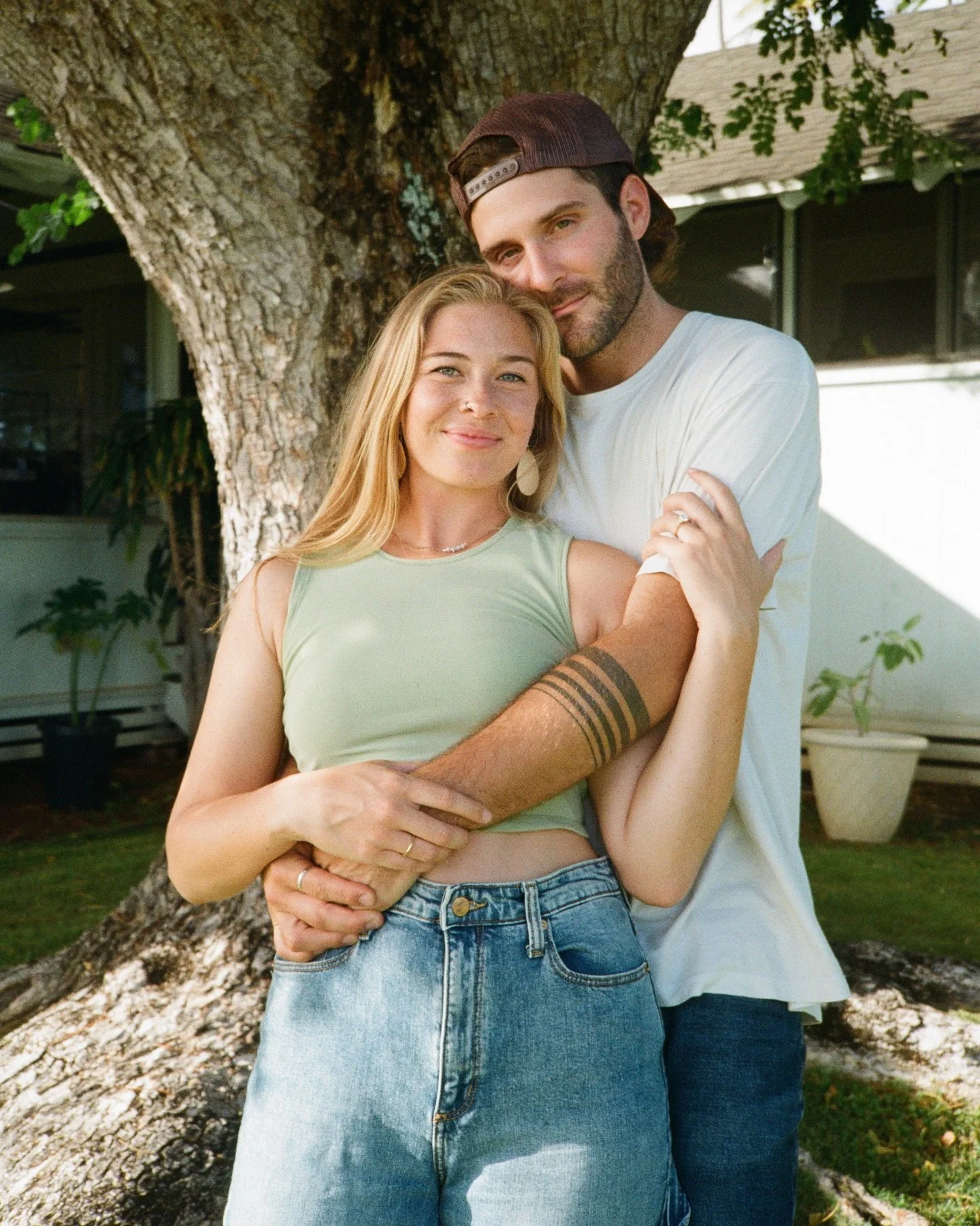 This day lives rent free in my head! 💸 So many wonderful session during my time on Ohau, but this has to be one of my favorites. Cam &amp; Zane were so kind to invite me into their home for some time in the back yard and then to finish their session