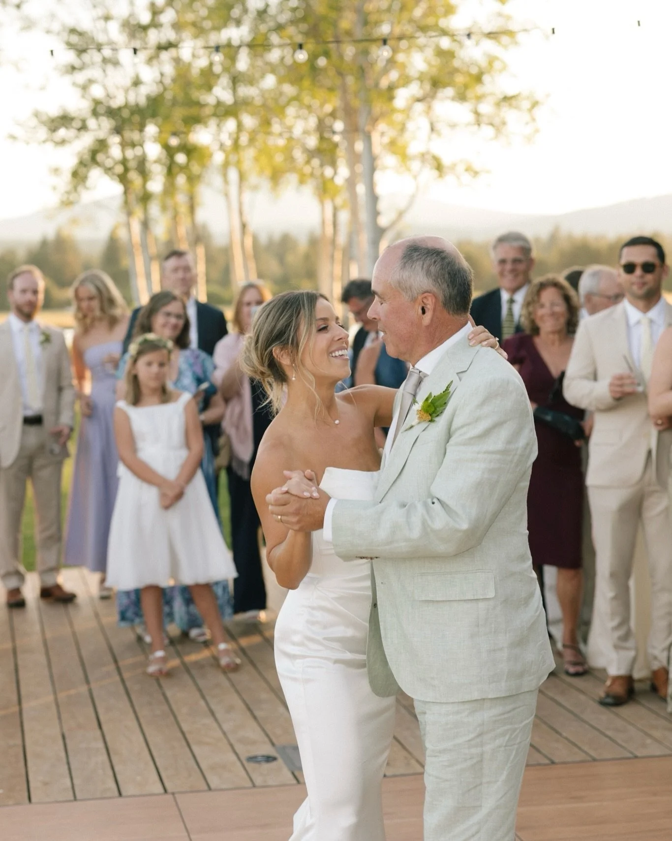 Just a random set of frames from last year&rsquo;s wedding at Black Butte Ranch.

🎞️ 35mm + digital

-

#gabrielramirezphotography #blackbutteranch #bendoregonwedding #bendoregonphotographer #oregonwedding
