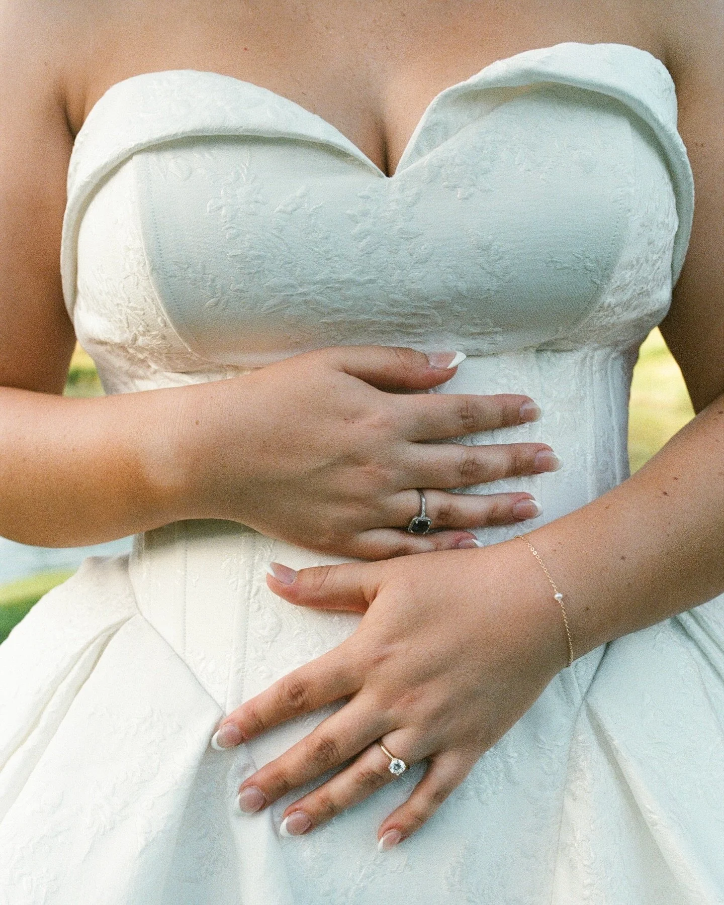 I&rsquo;m pretty sure I snapped this frame while Emma was getting heir dressed bustled. 😆 Though it wasn&rsquo;t a shot that I had on a shot list or anything like that, it still was very intentional in the moment. 

🎞️ 35mm + digital

-

Photo: @ga
